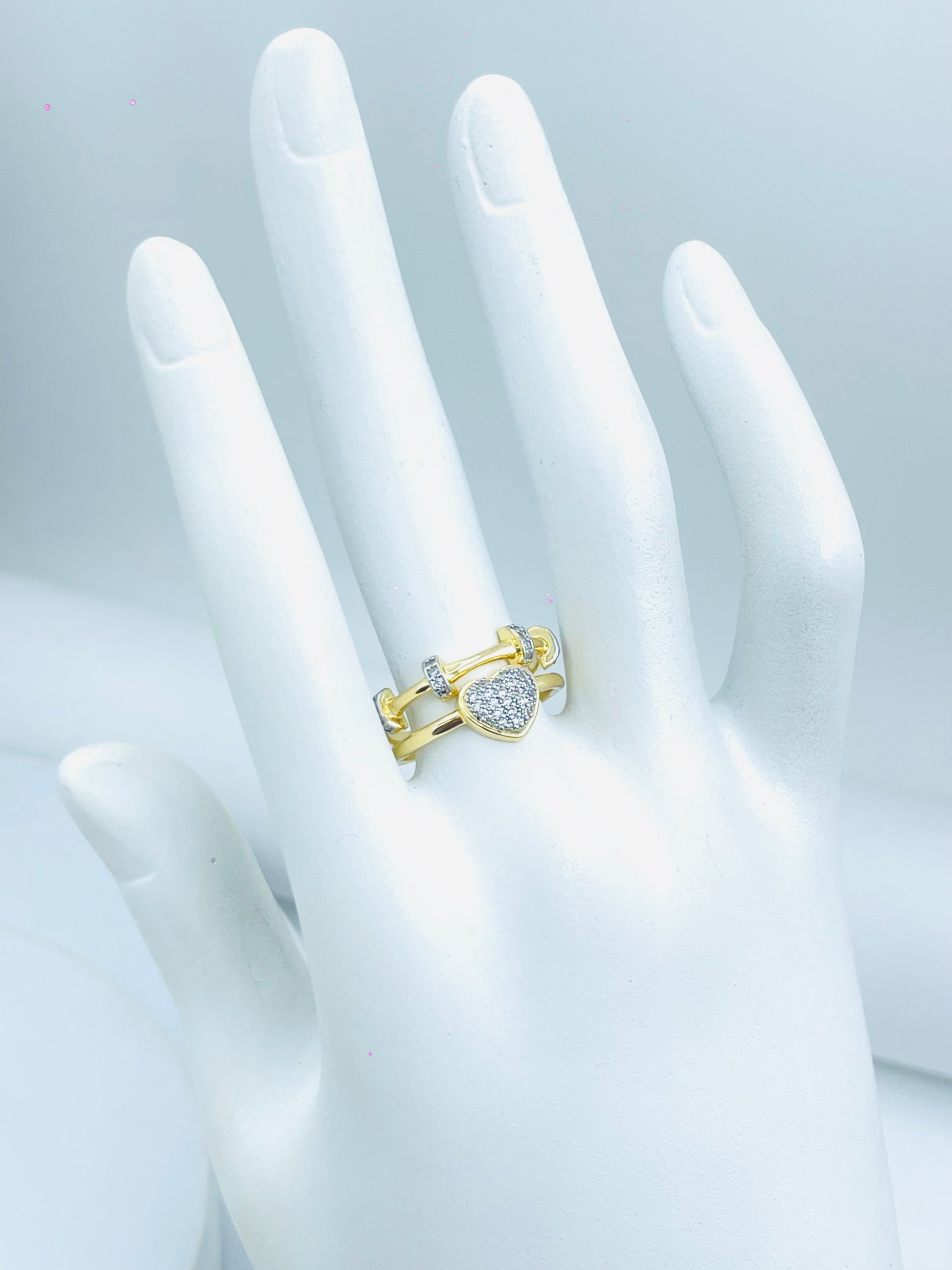 Elegant Gold and Diamond Heart Ring for Special Occasions