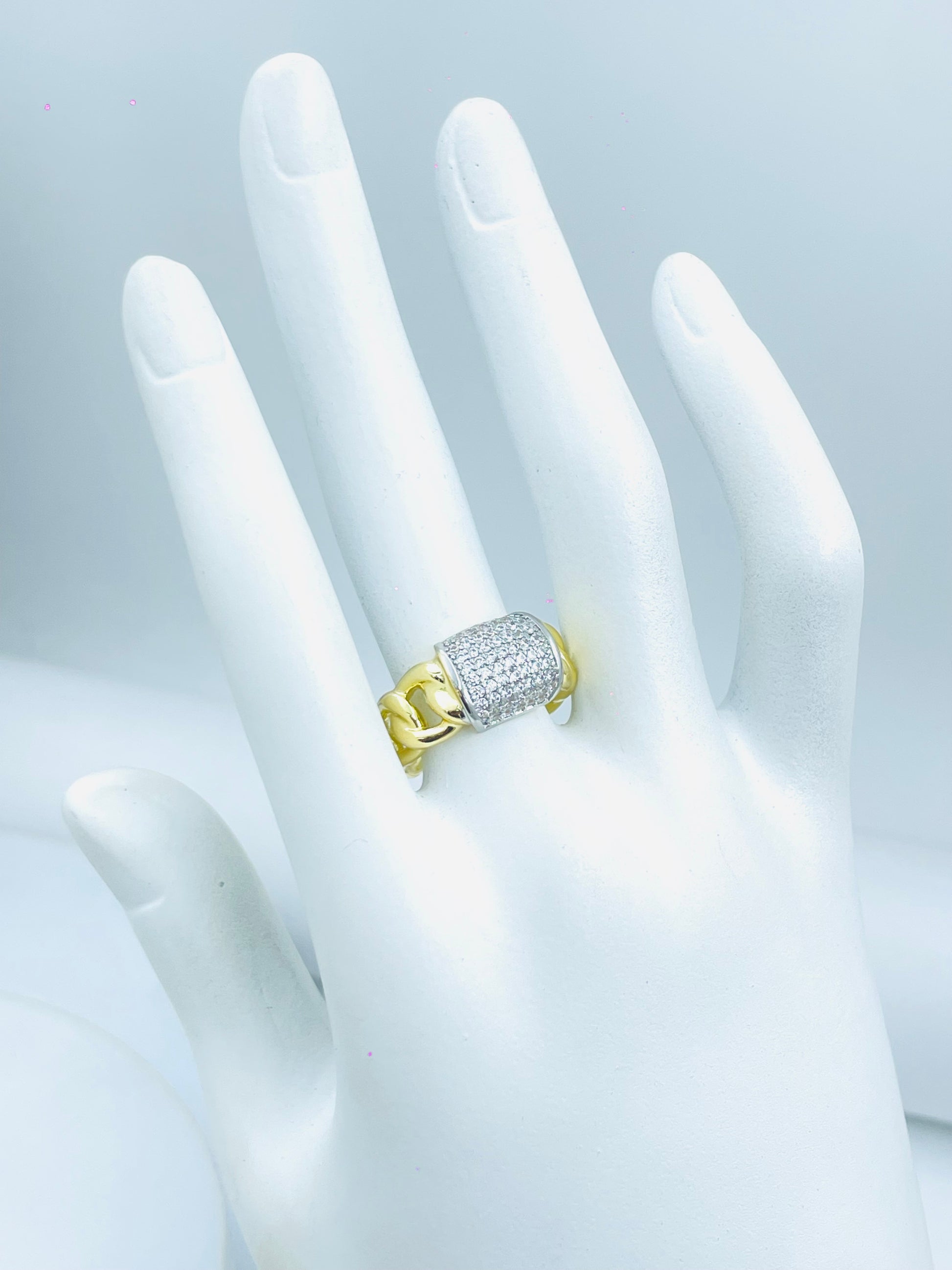 Elegant Gold and Diamond Pave Ring