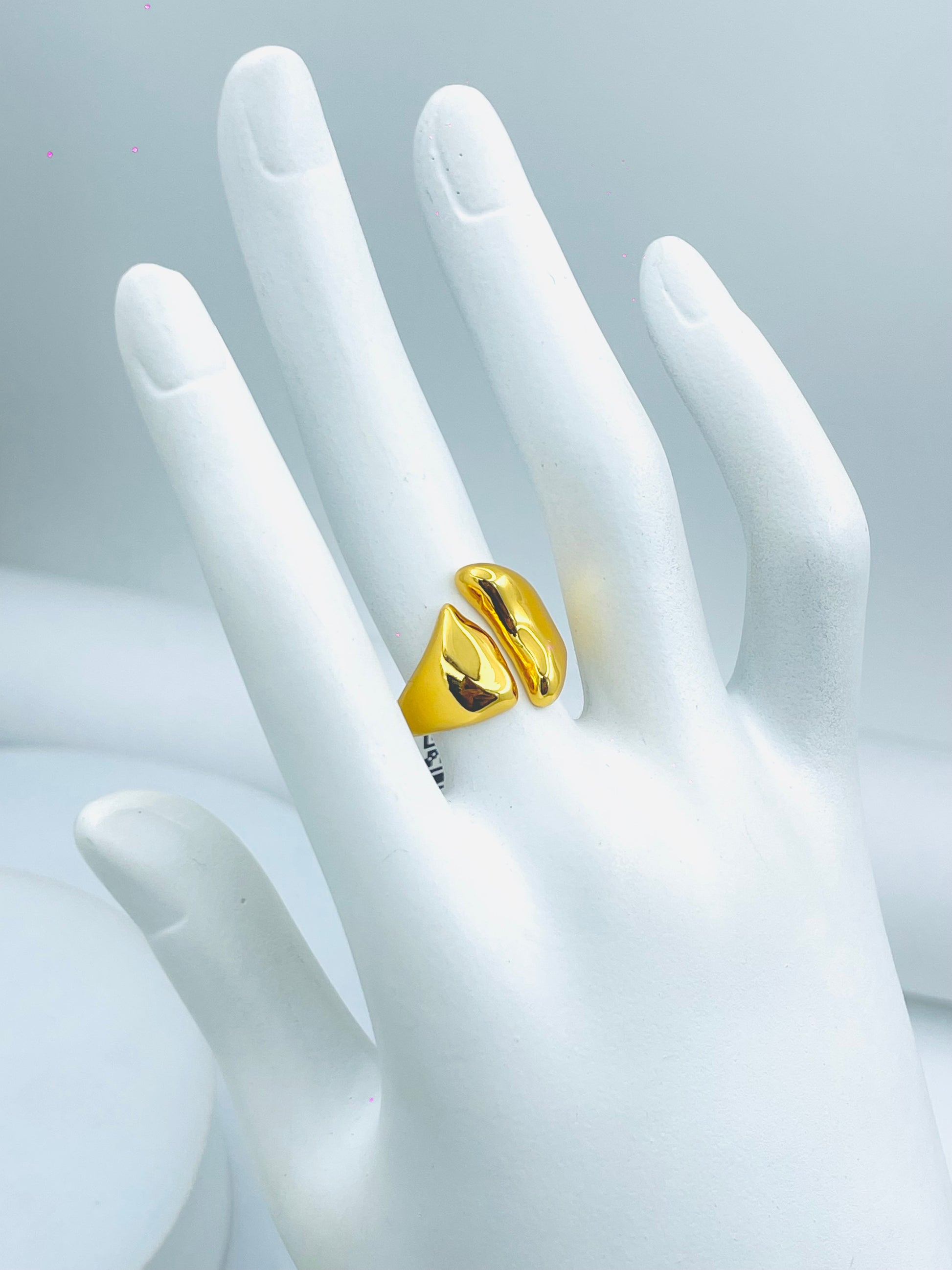 Elegant Gold Dolphin Ring  Unique Design