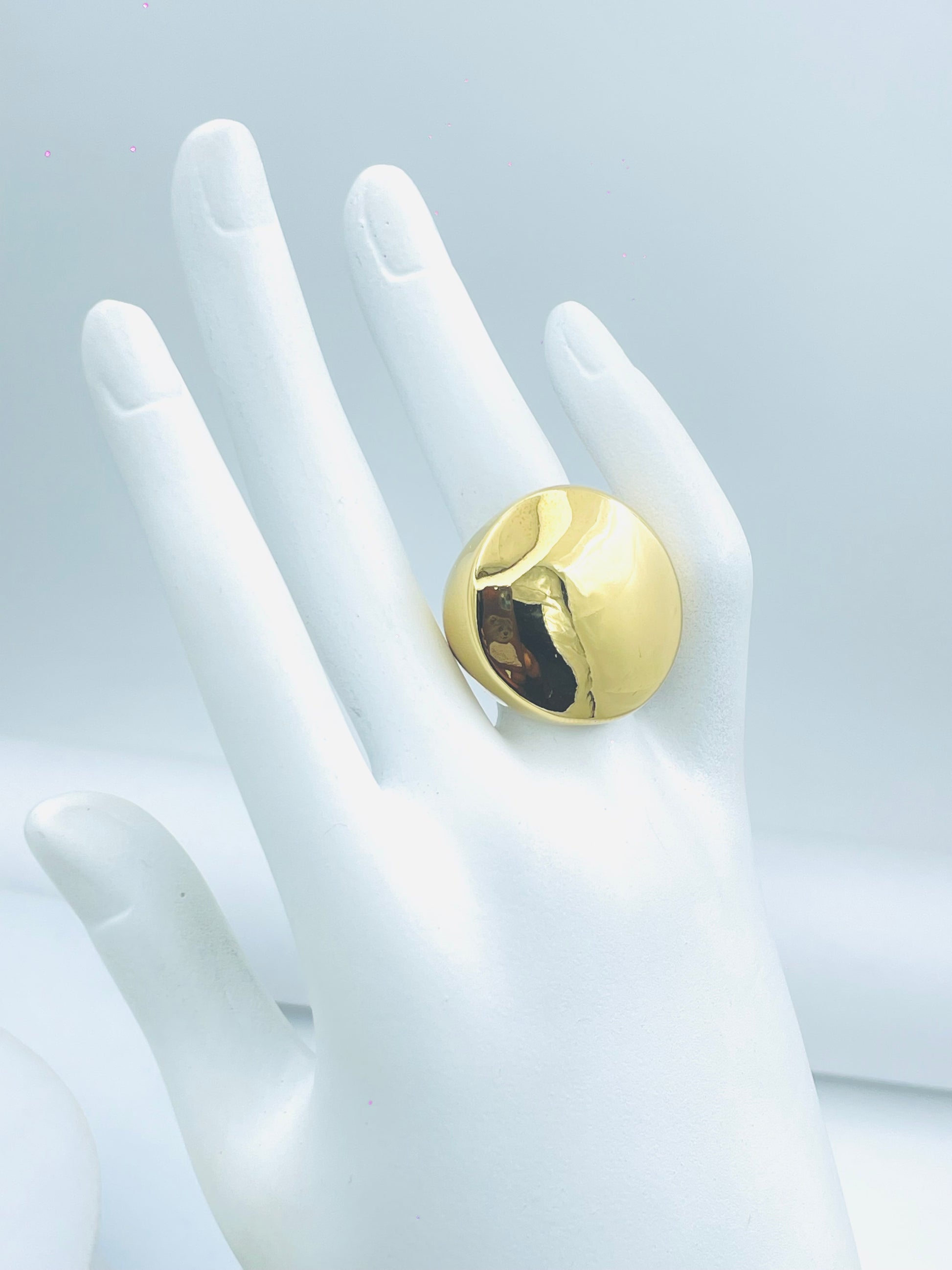 Elegant Gold Dome Statement Ring for Chic Style