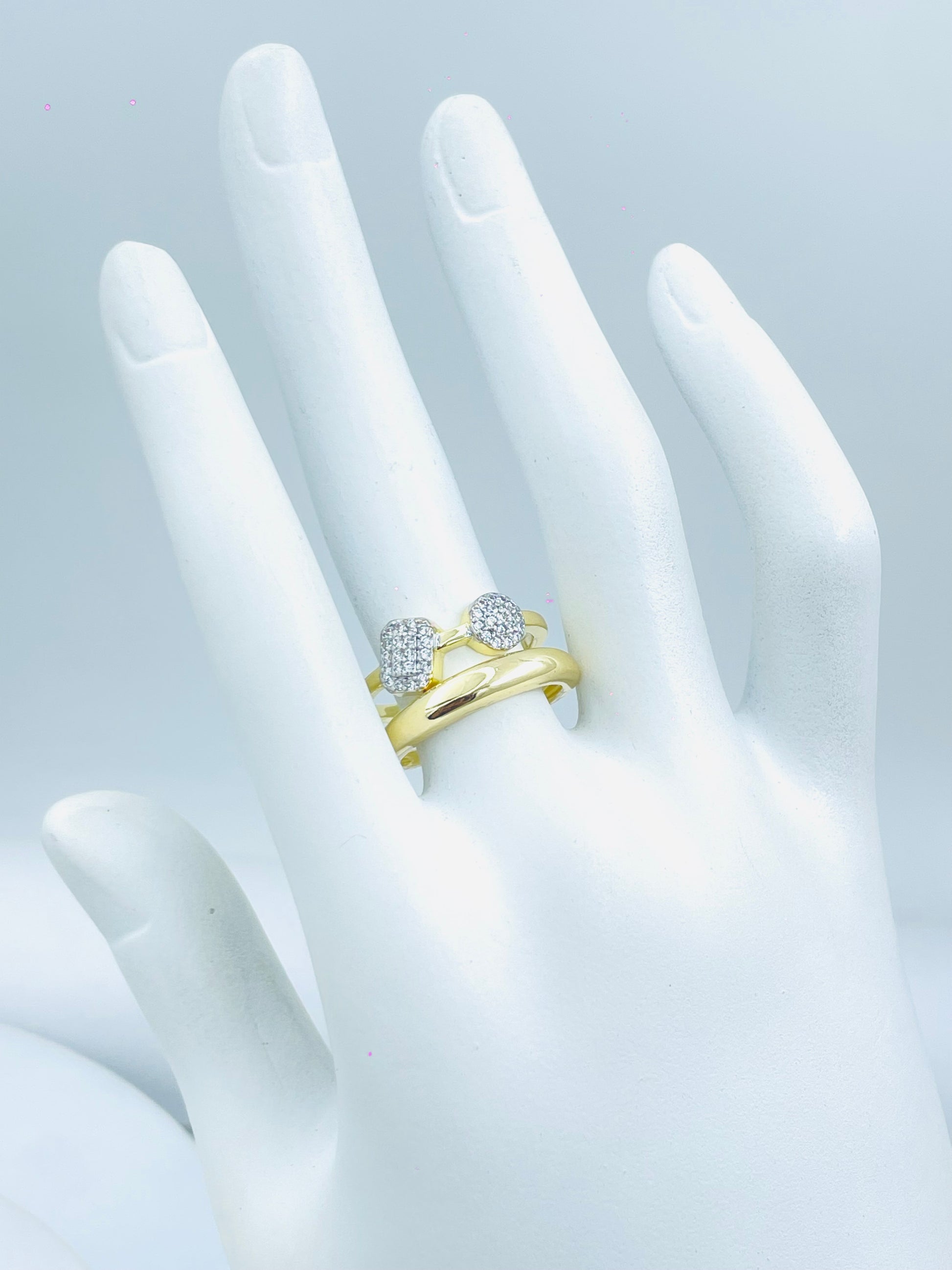 Elegant Gold Ring with Diamond Accents