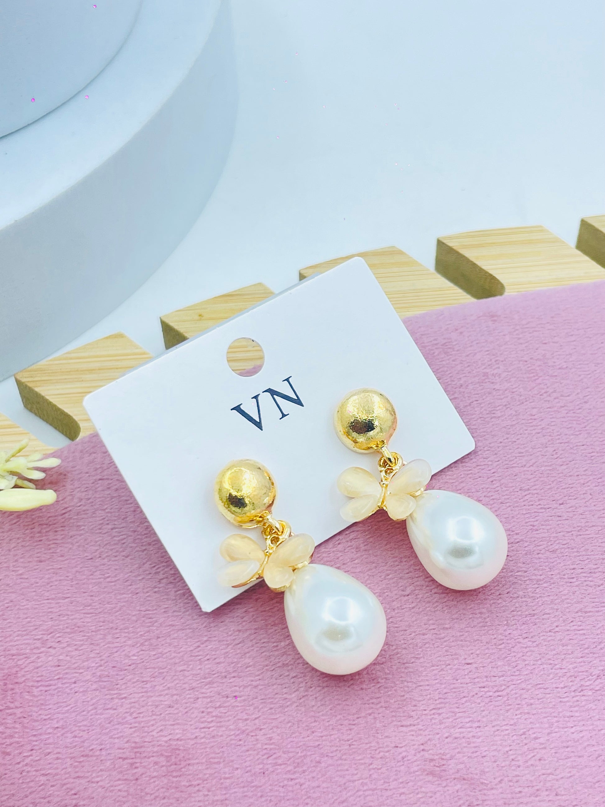 Elegant Gold and Pearl Drop Earrings