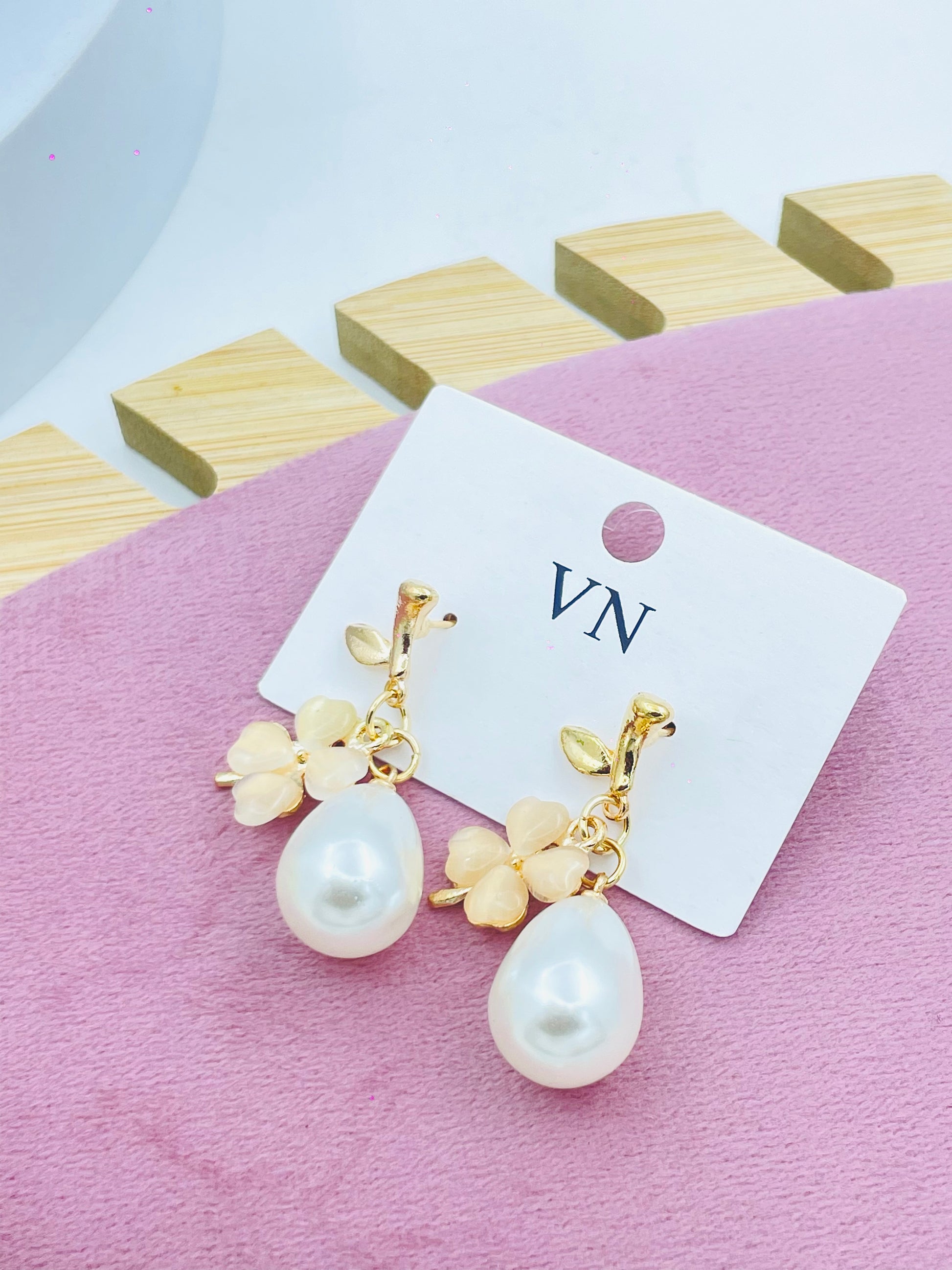 Elegant Gold Flower and Pearl Drop Earrings