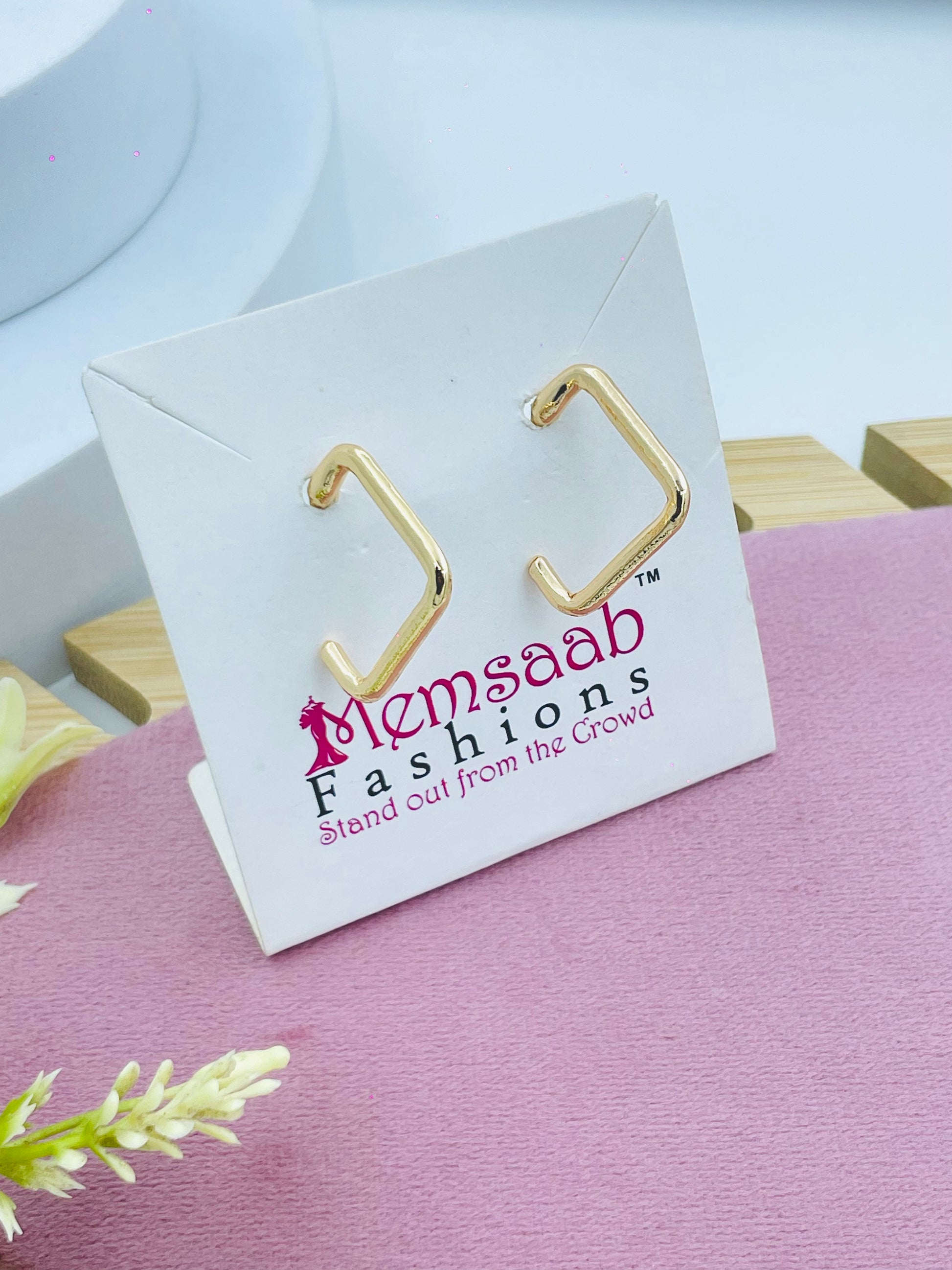 Elegant Gold Geometric Earrings