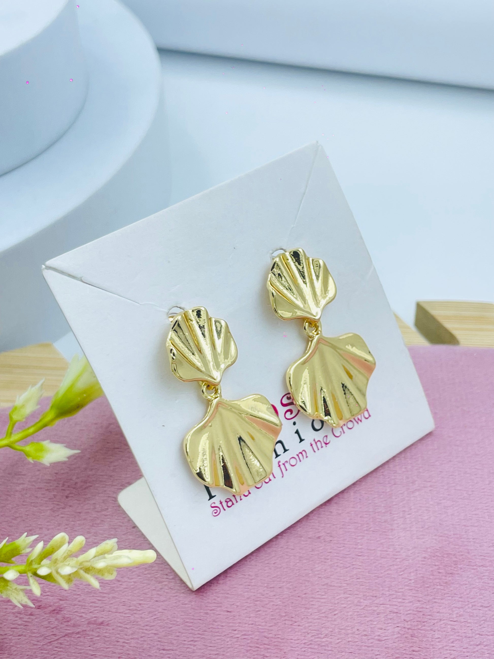 Elegant Gold Shell Earrings  Statement Jewelry