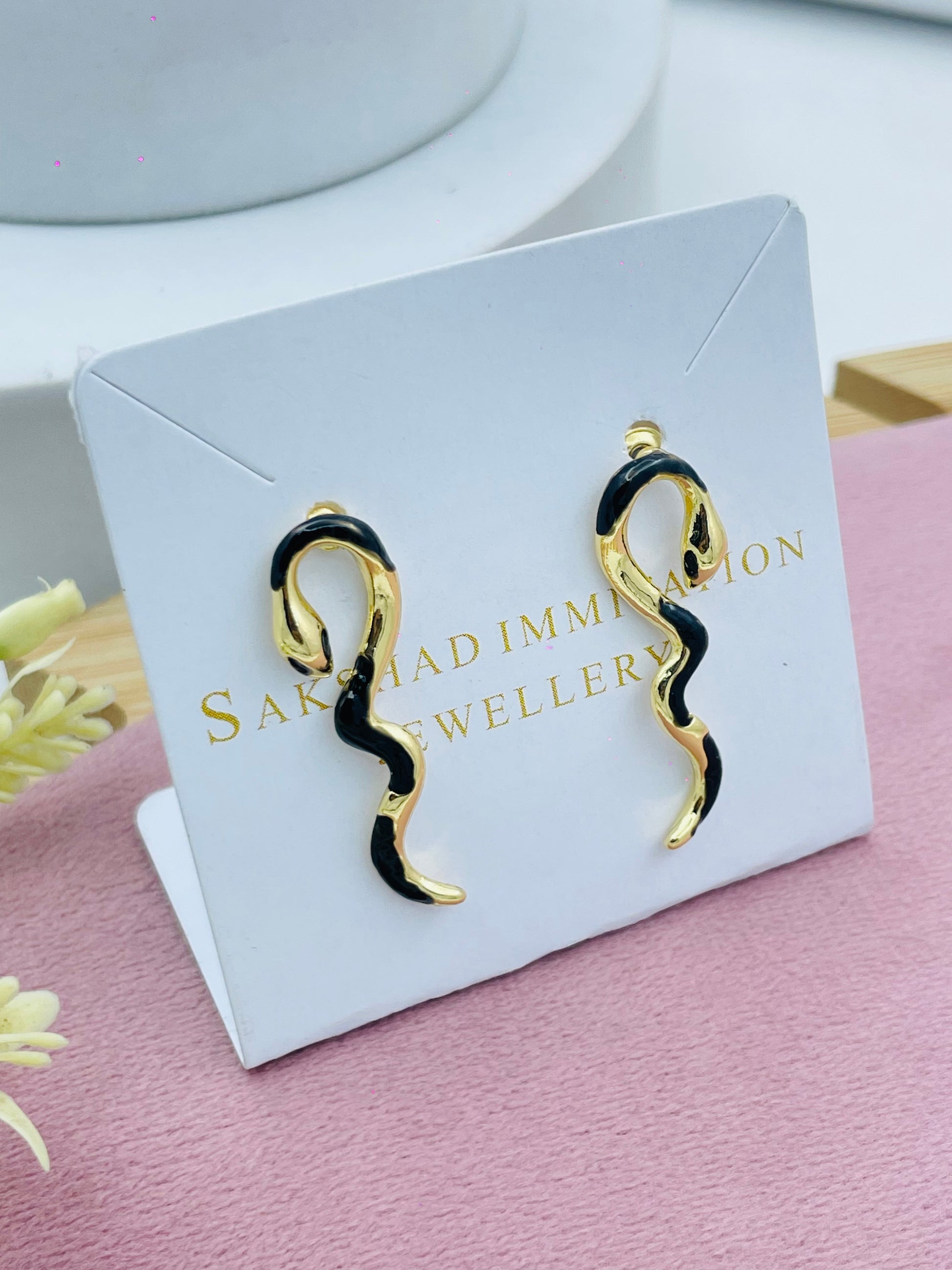 Elegant Gold and Black Serpentine Earrings