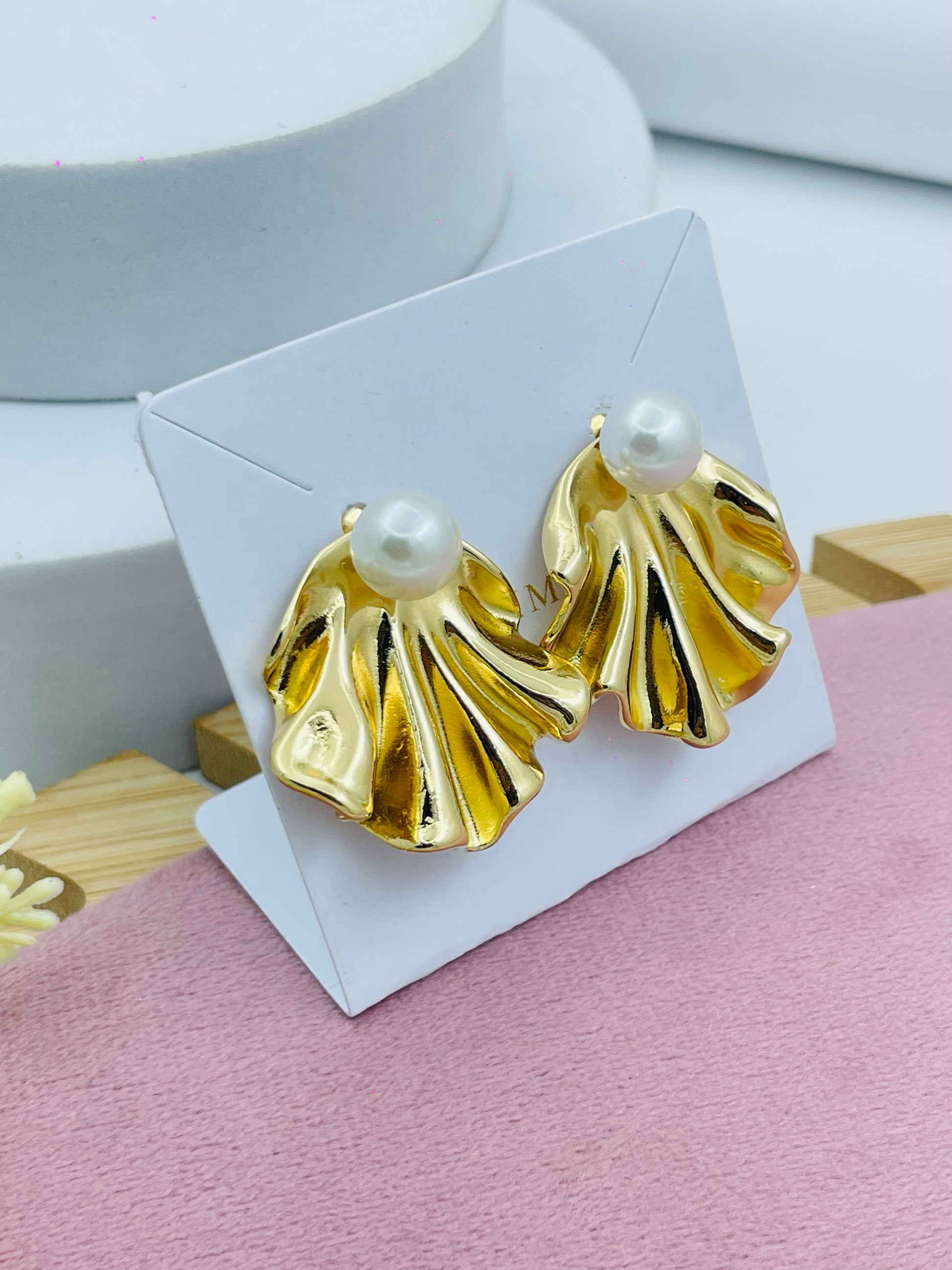 Elegant Gold Wave Pearl Earrings
