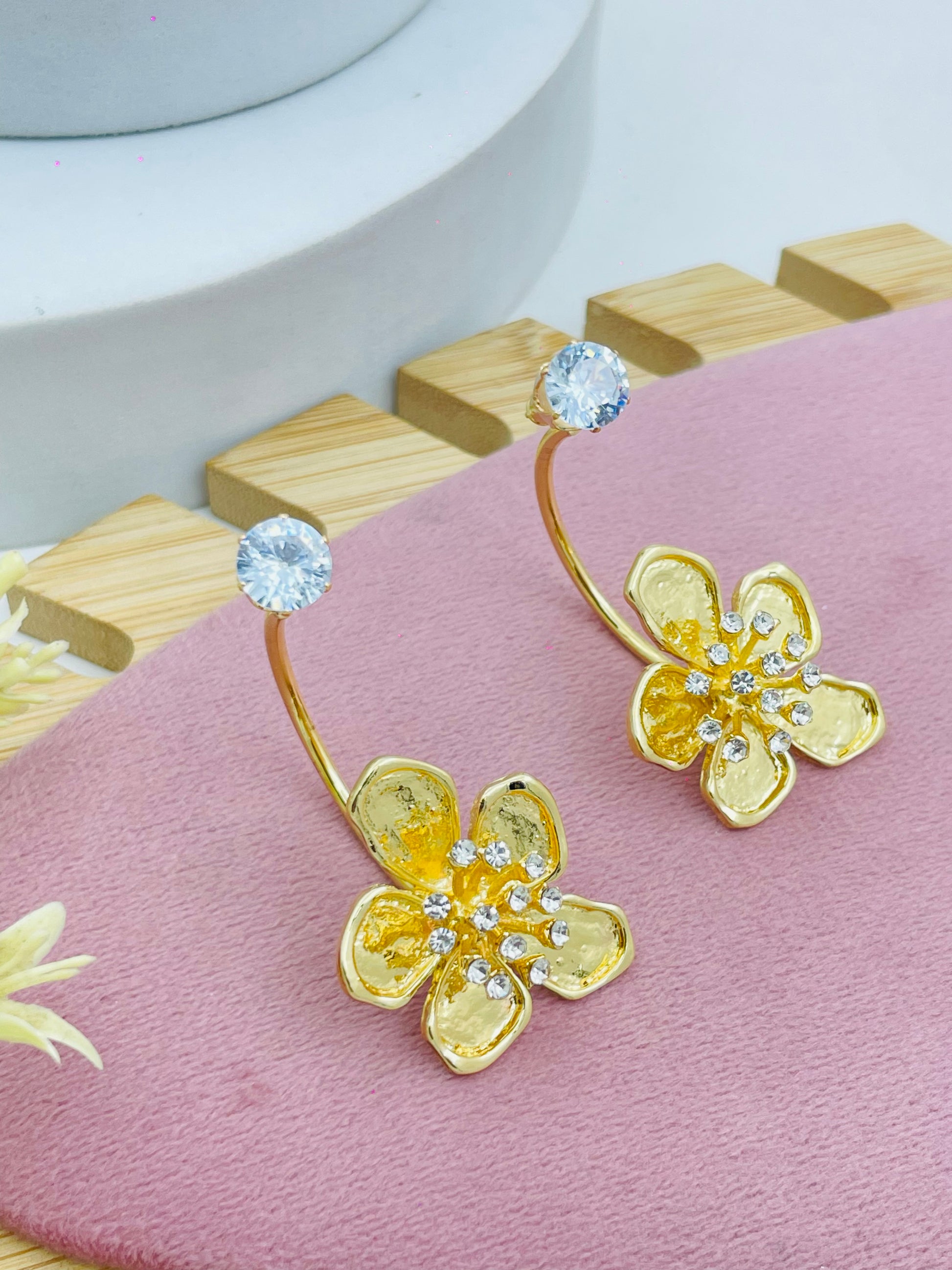 Elegant Gold Flower Crystal Earrings