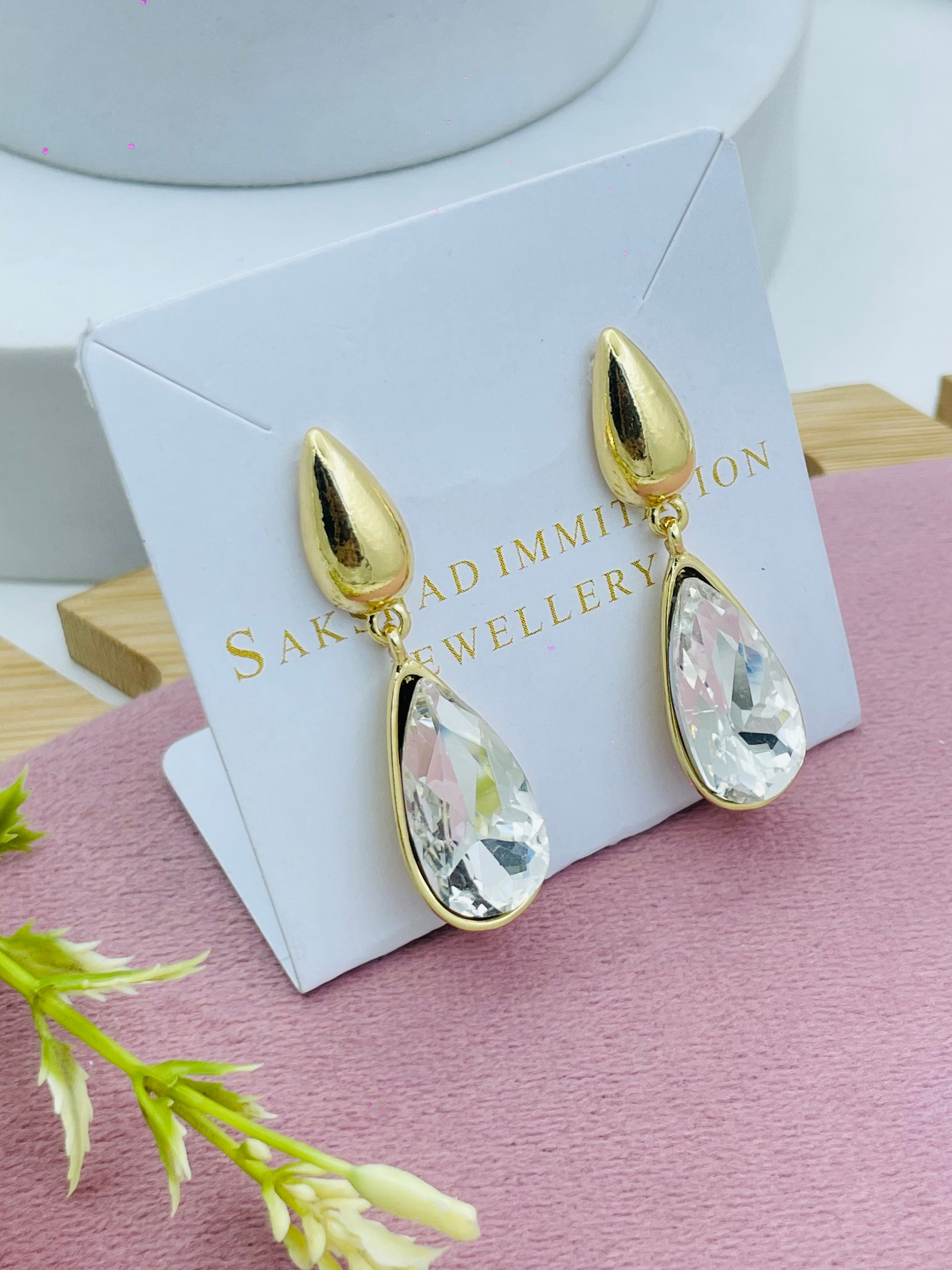 Elegant Teardrop Crystal Earrings  Perfect for Any Occasion