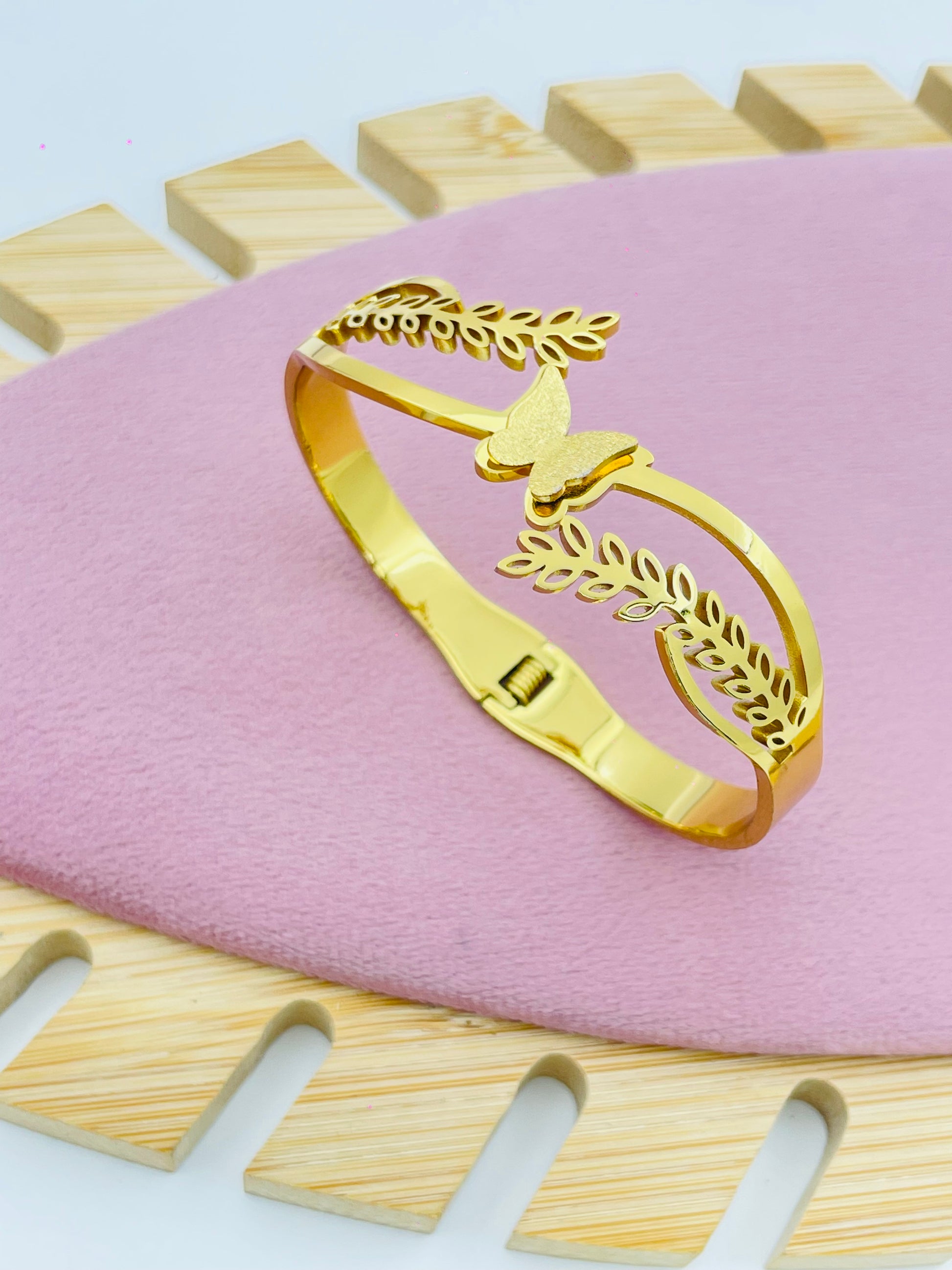 Golden Bangle with Butterfly and Leaf Design | Elegant and Nature-Inspired