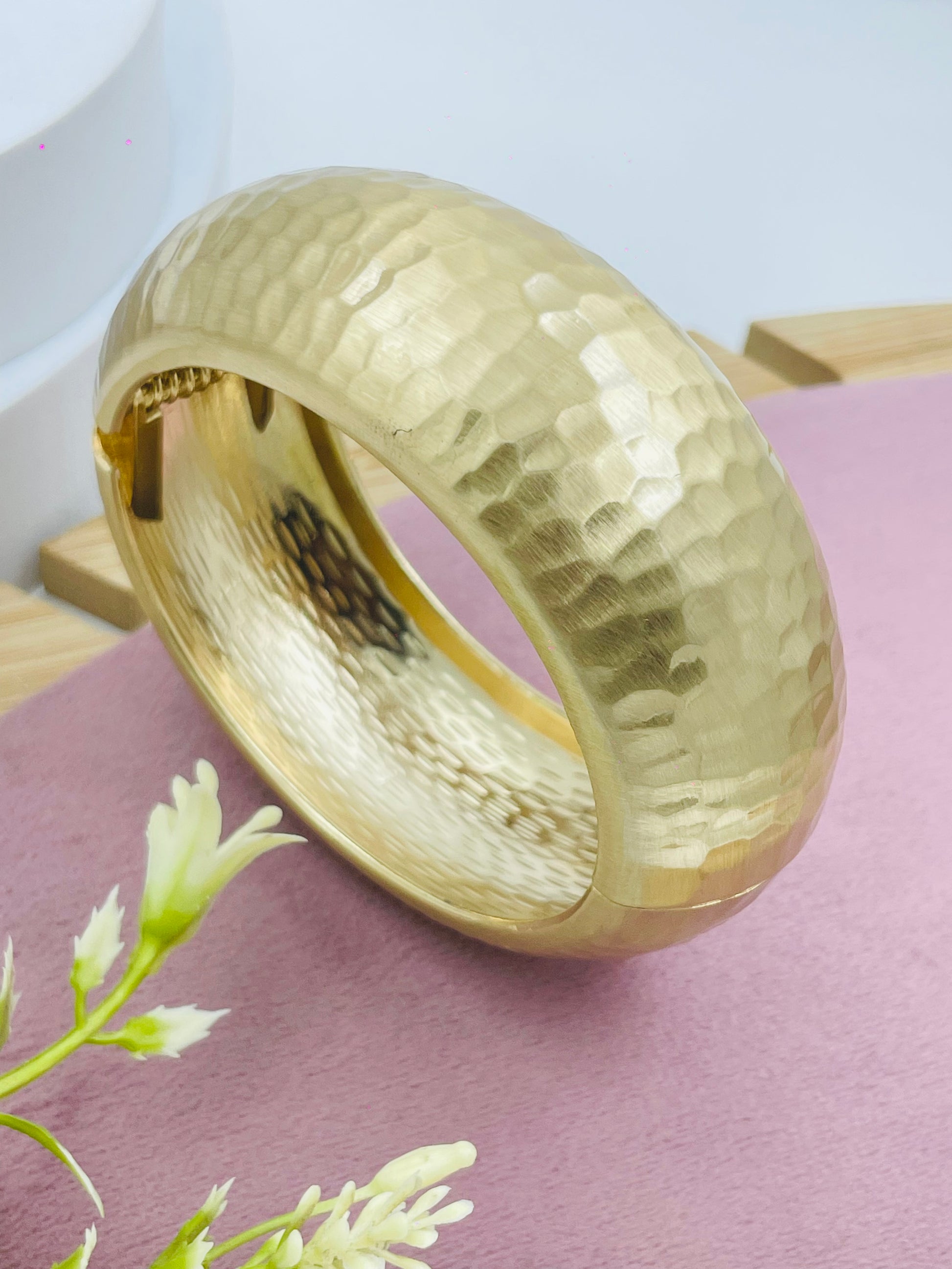 Elegant Hammered Gold Bangle Bracelet