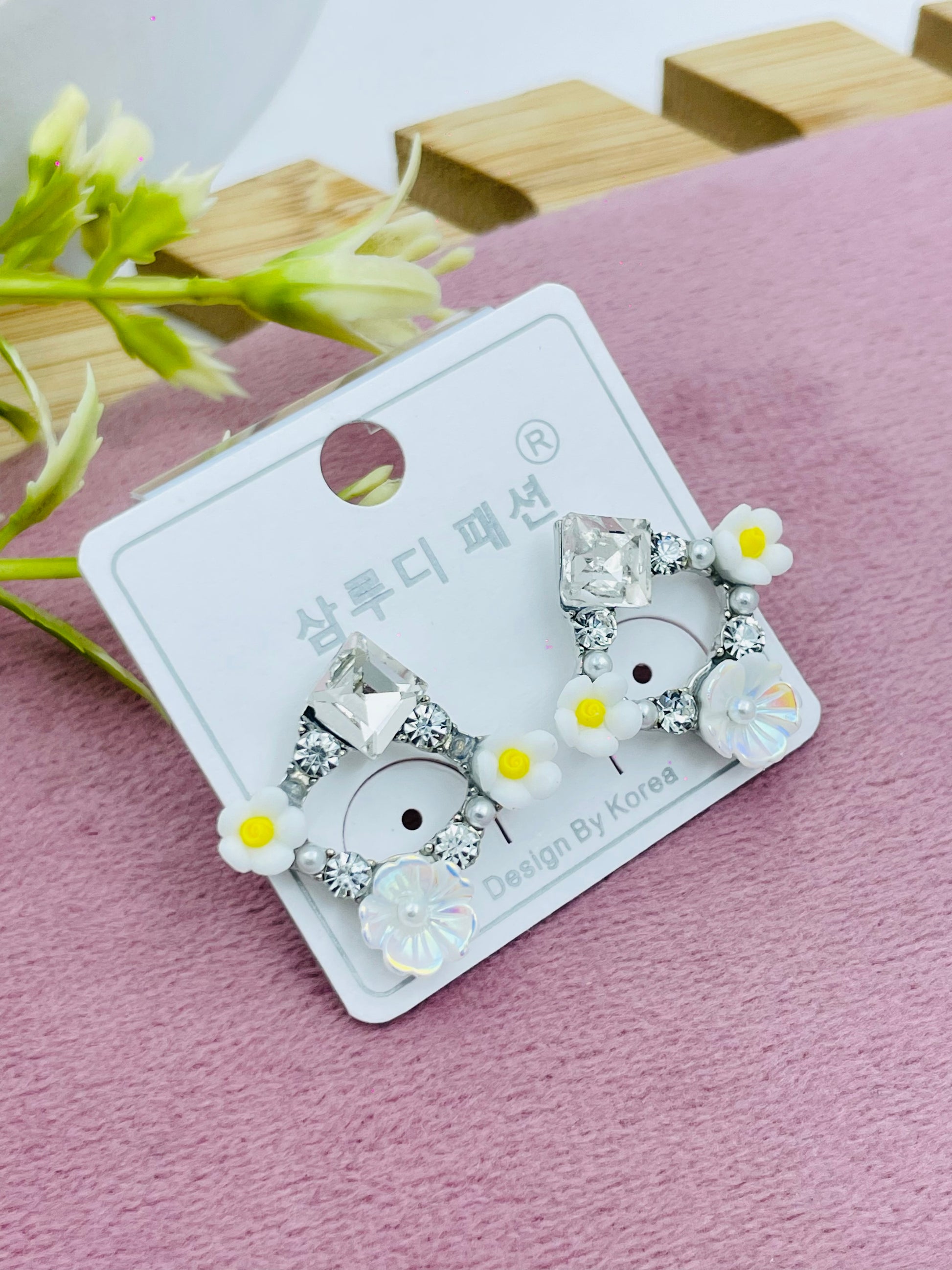 Charming Floral Crystal Earrings  Elegant Korean Design