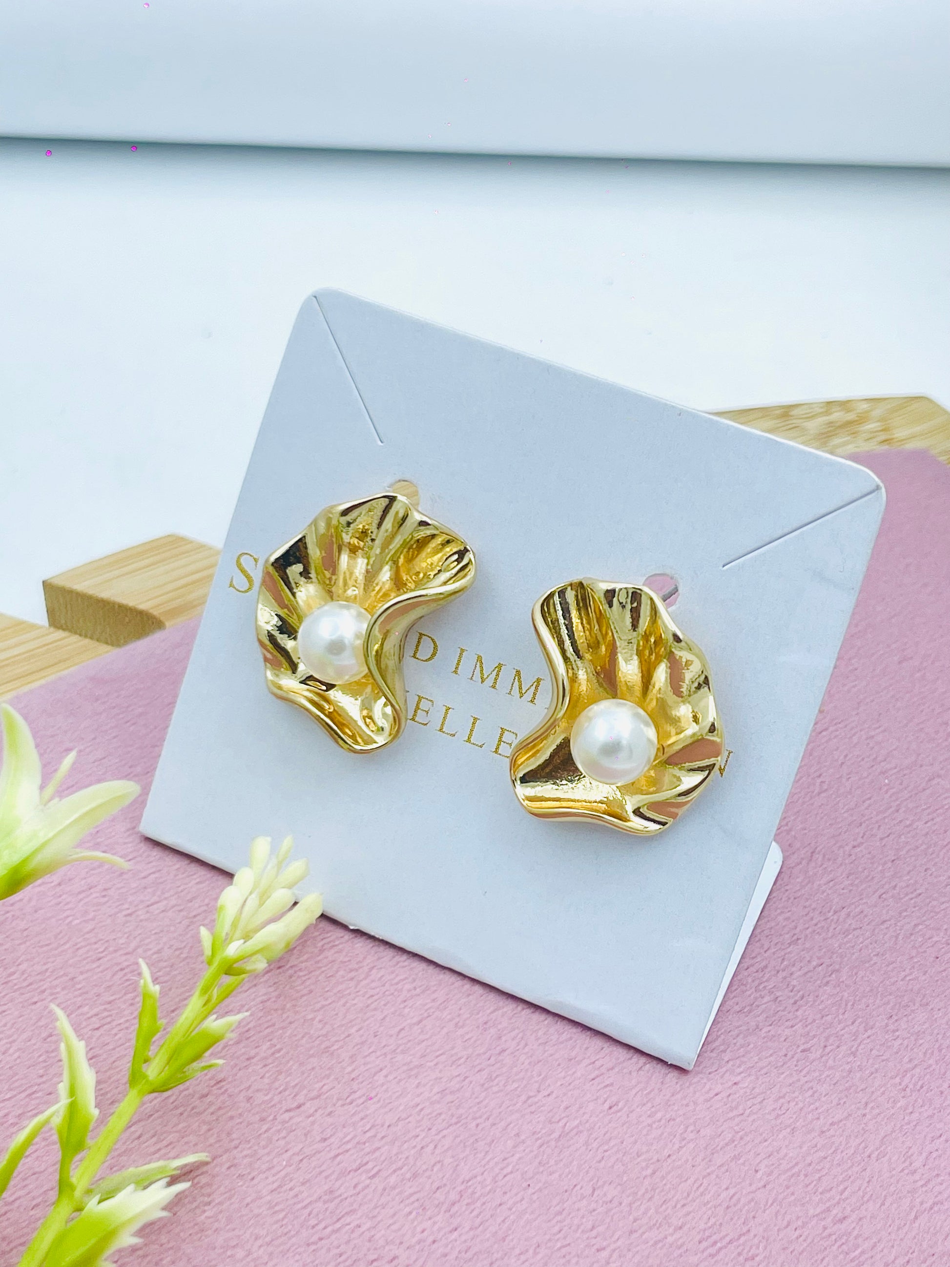 Elegant Gold Plated Flower Earrings with Pearl