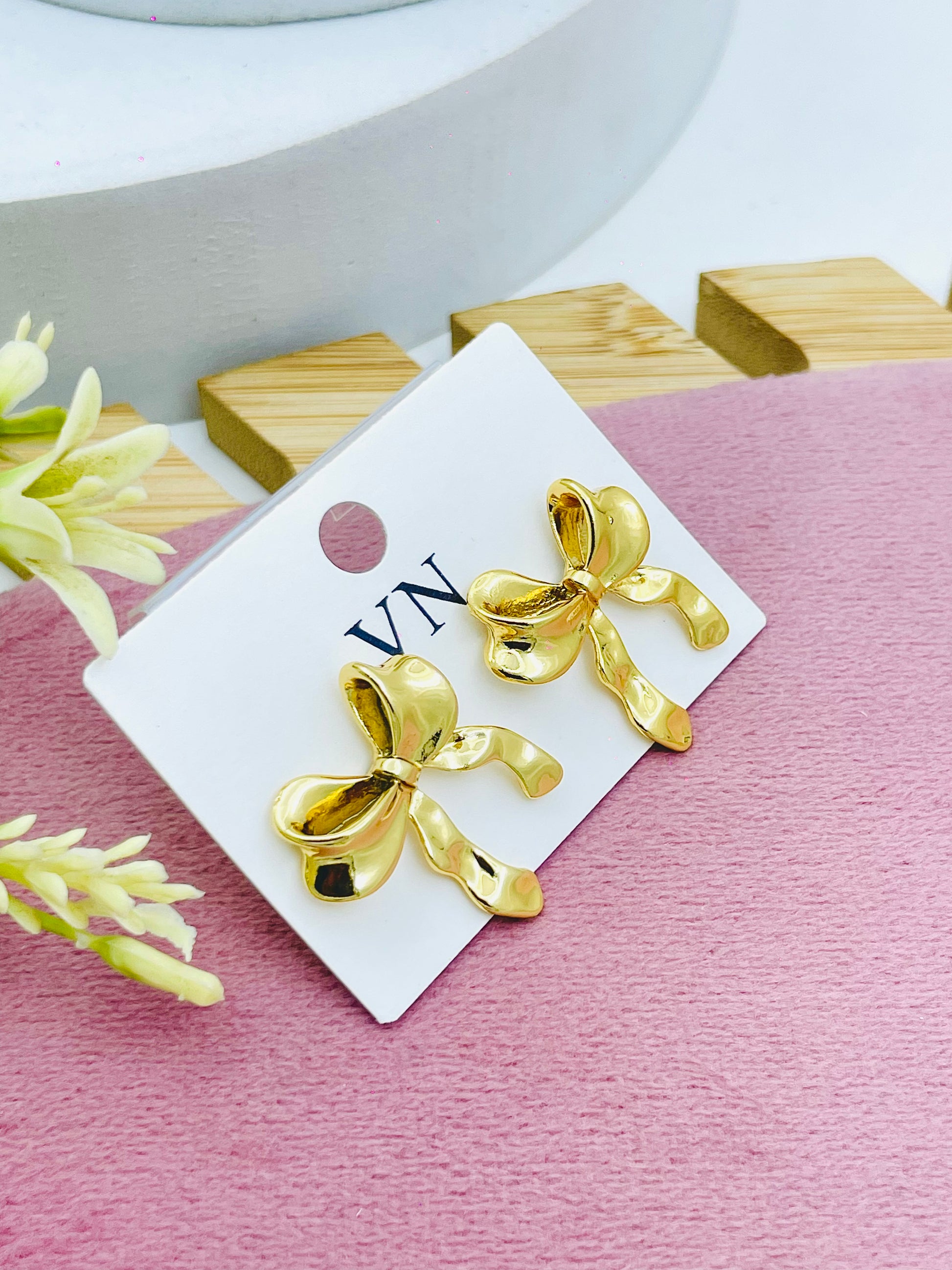 Elegant Gold Bow Earrings