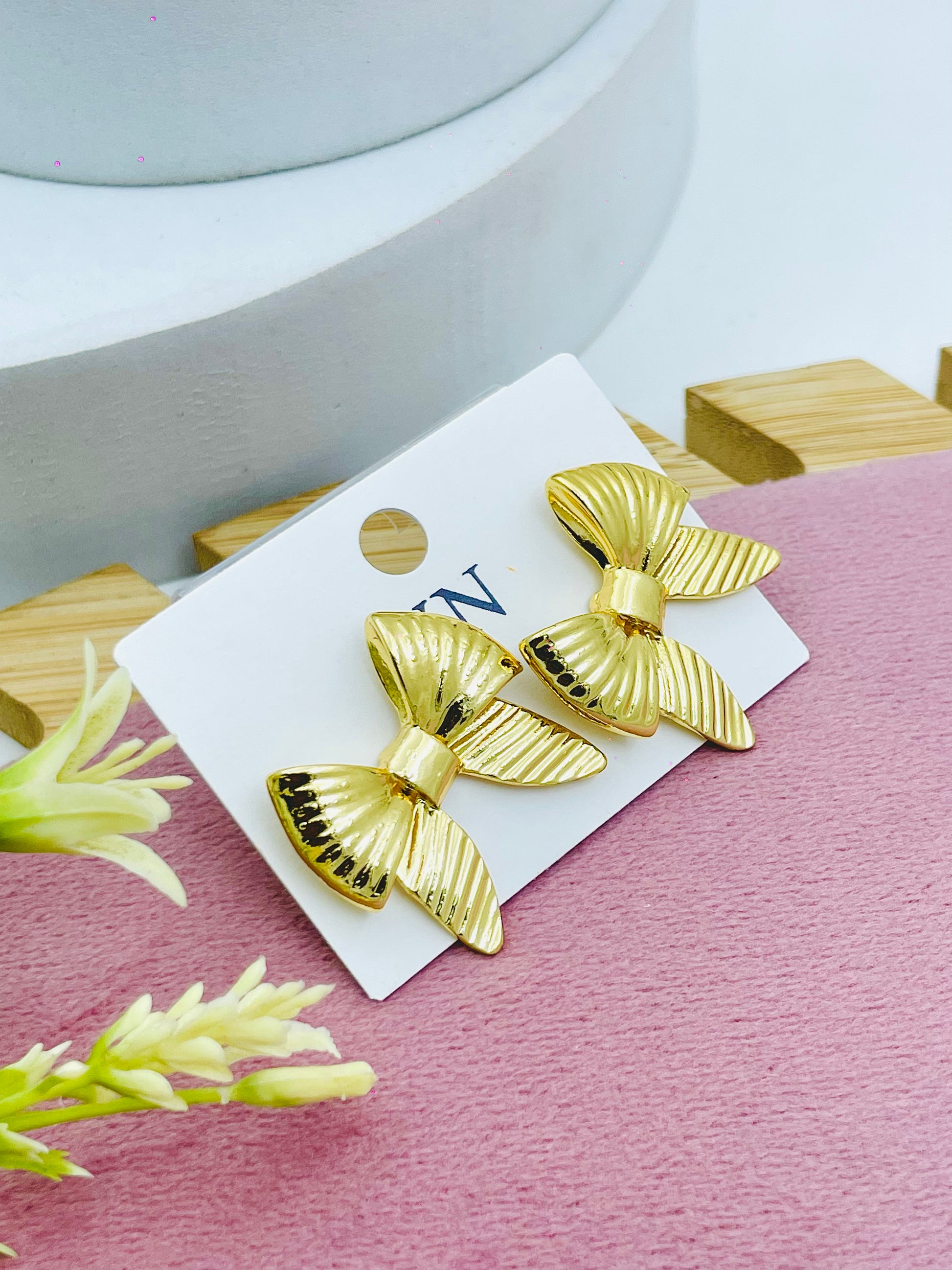 Elegant Gold Bow Earrings