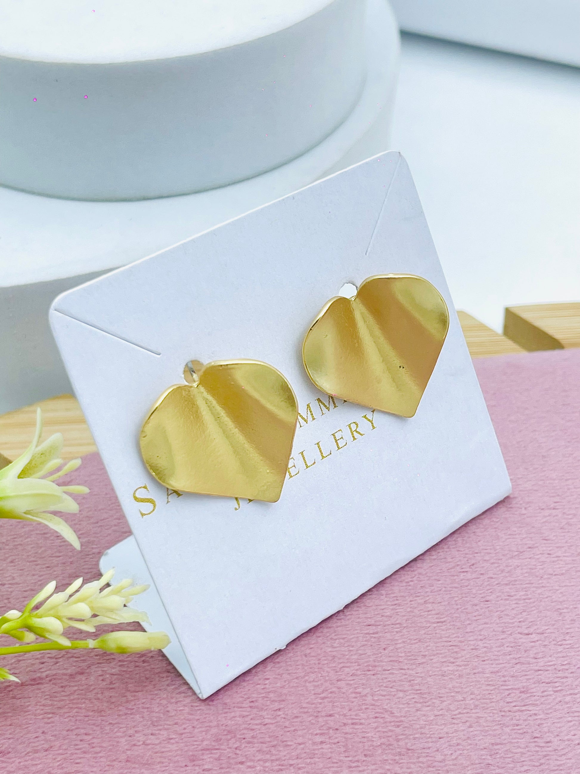 Elegant Gold Heart Earrings  Stylish Jewelry