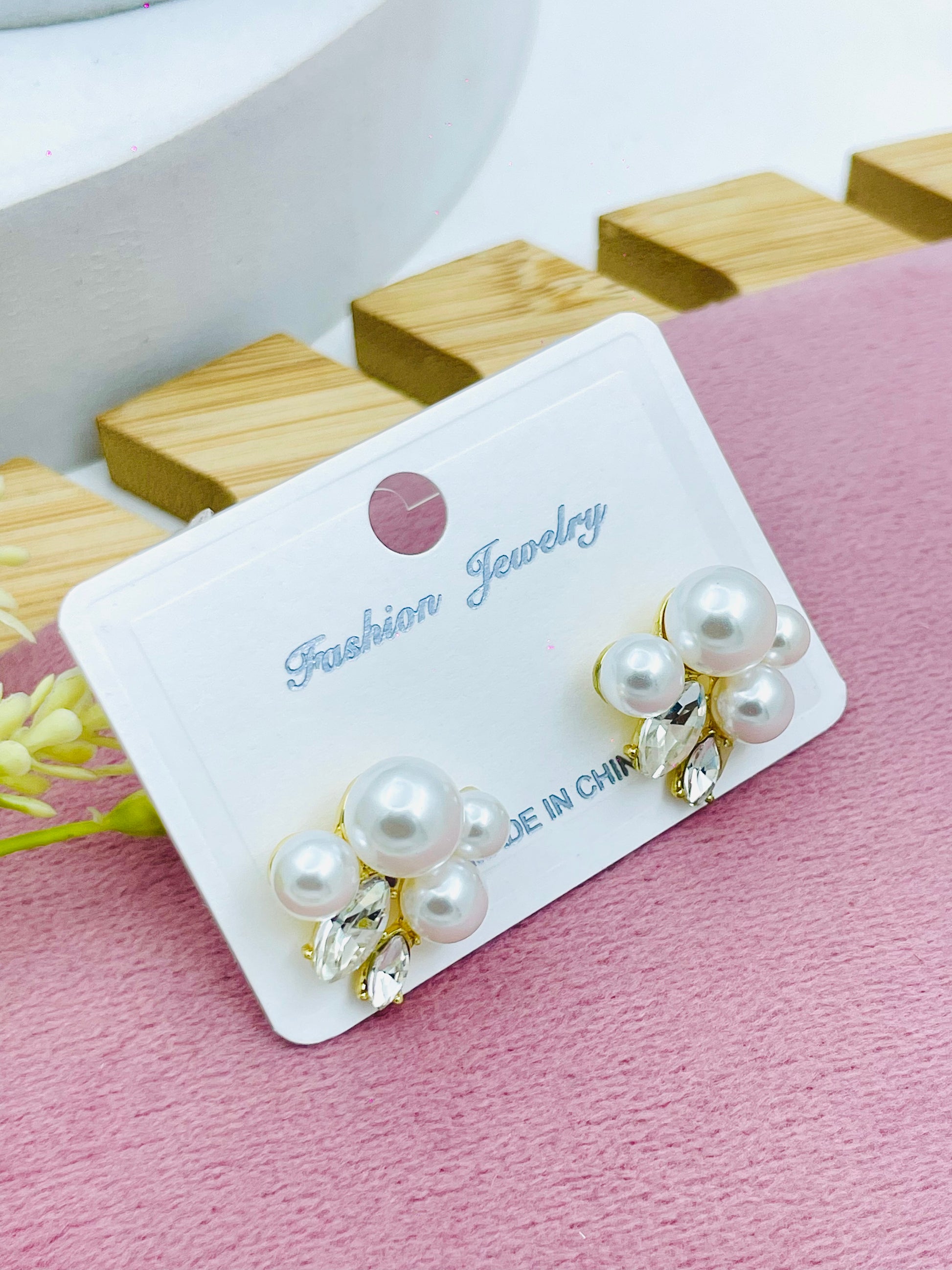 Elegant Pearl and Crystal Earrings