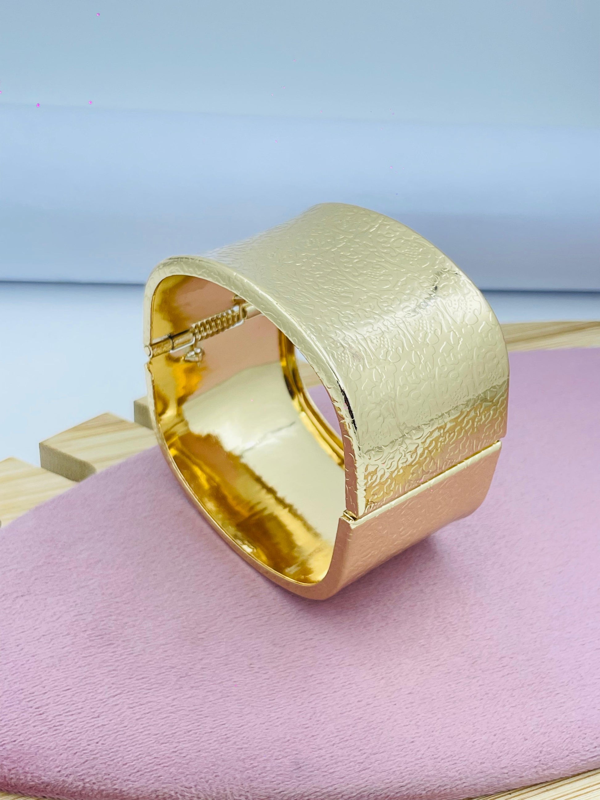 Elegant Textured Gold Cuff Bracelet  Stylish Accessory