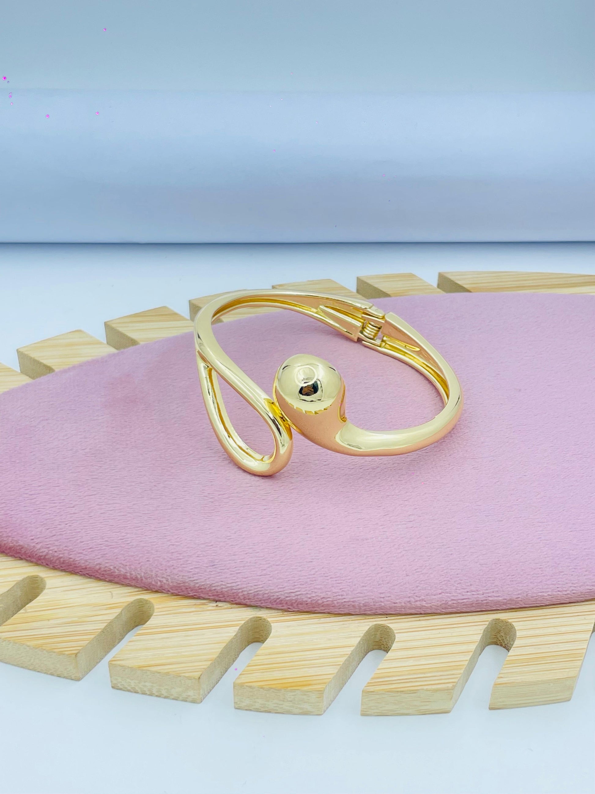 Stylish GoldTone Bracelet with Black Gem Accent