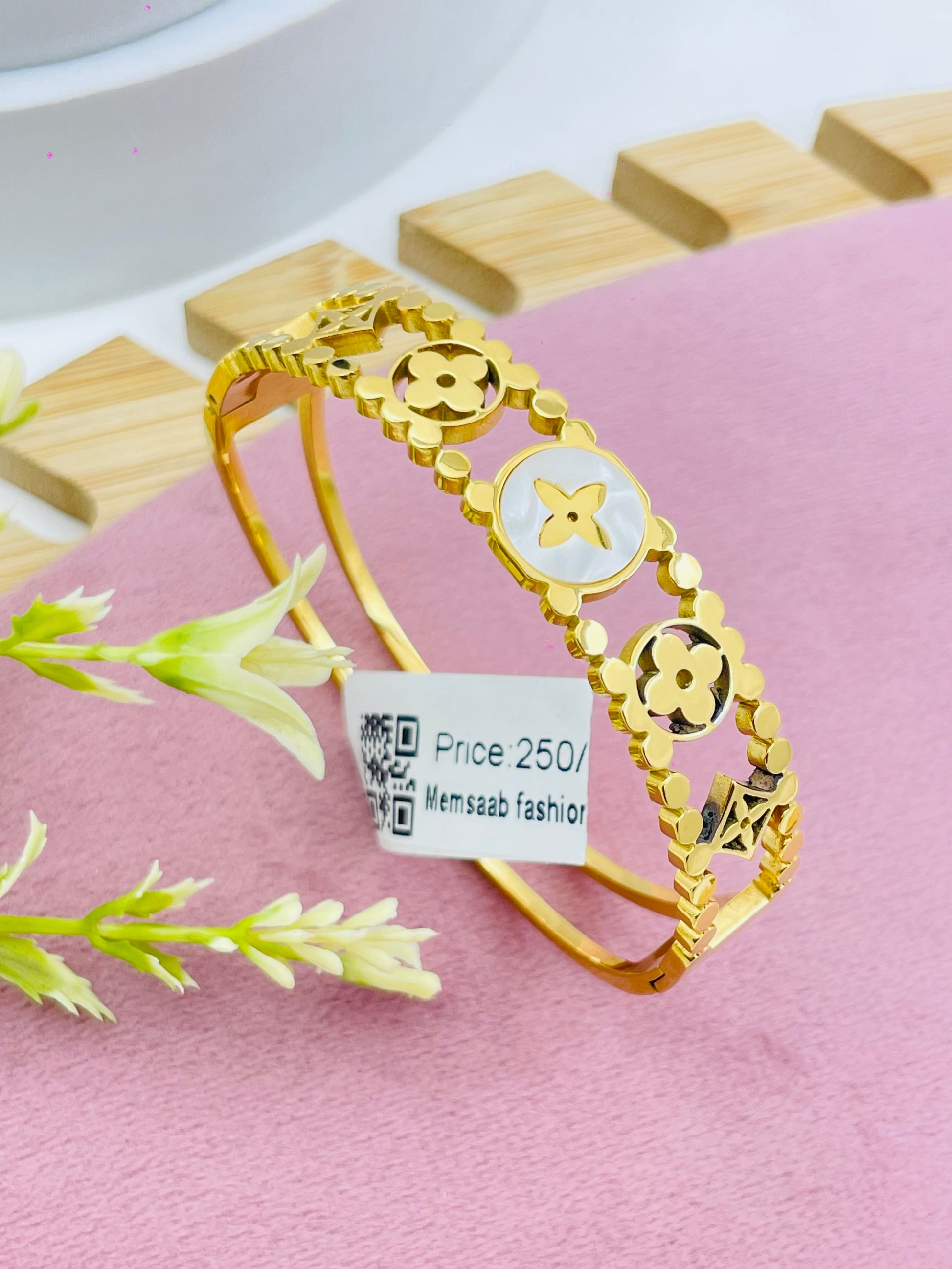 Elegant Gold Plated Designer Bangle
