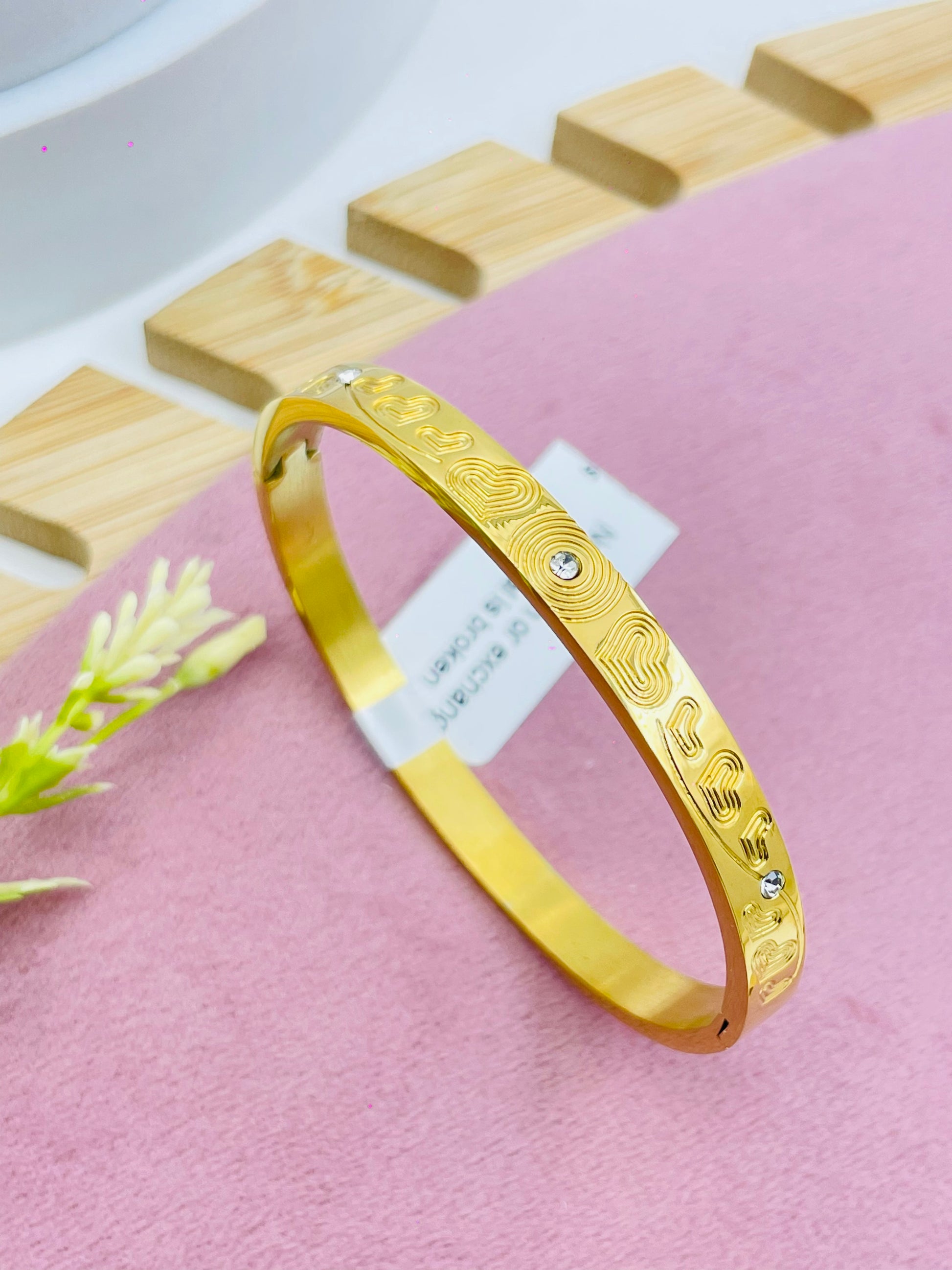 Elegant Gold Engraved Bracelet with Rhinestones
