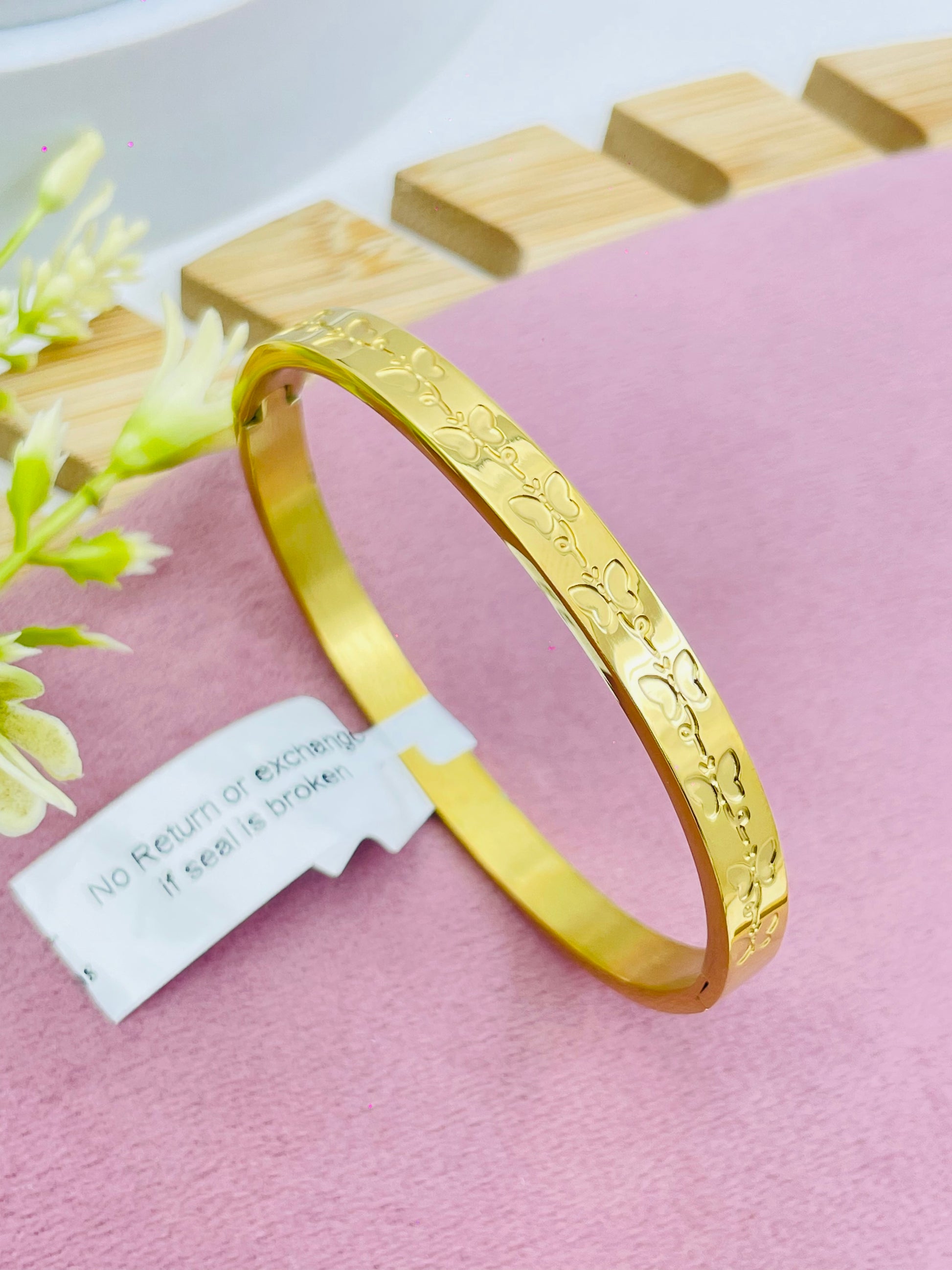 Elegant Gold Bangle Bracelet