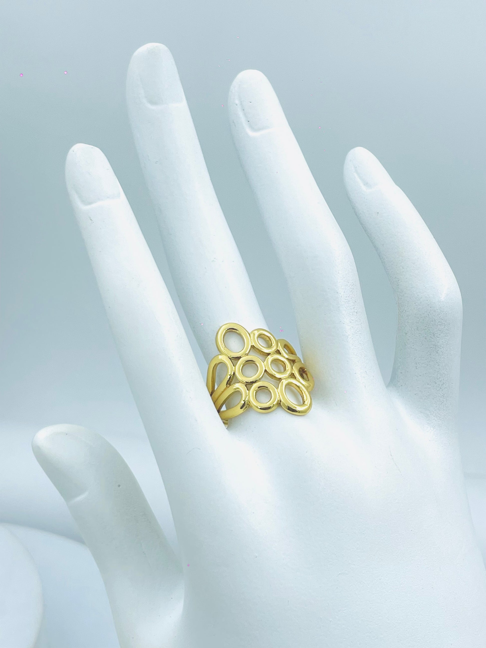 Elegant Abstract Gold Ring for Modern Style