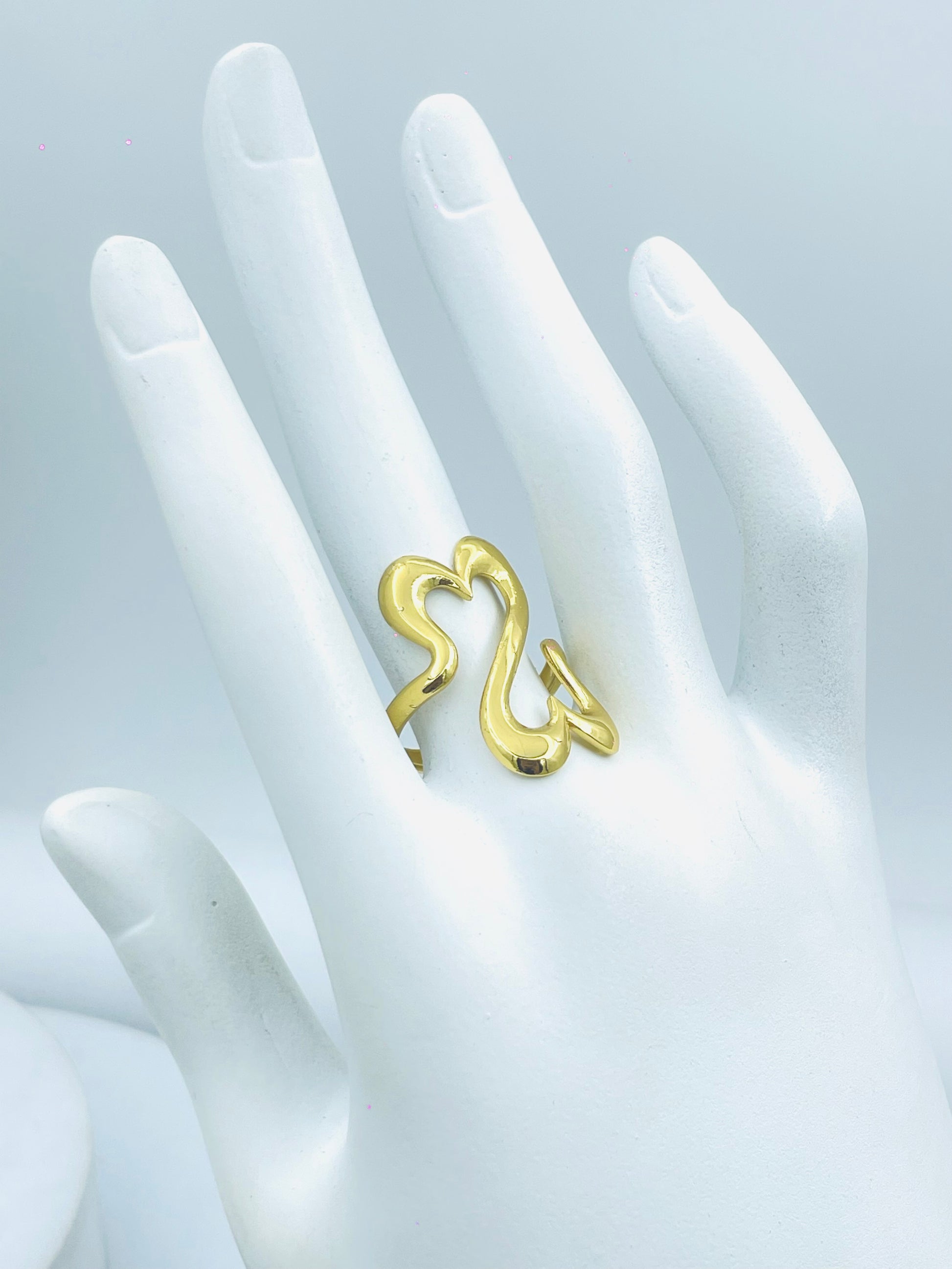 Elegant Gold Heart Shaped Ring for Women