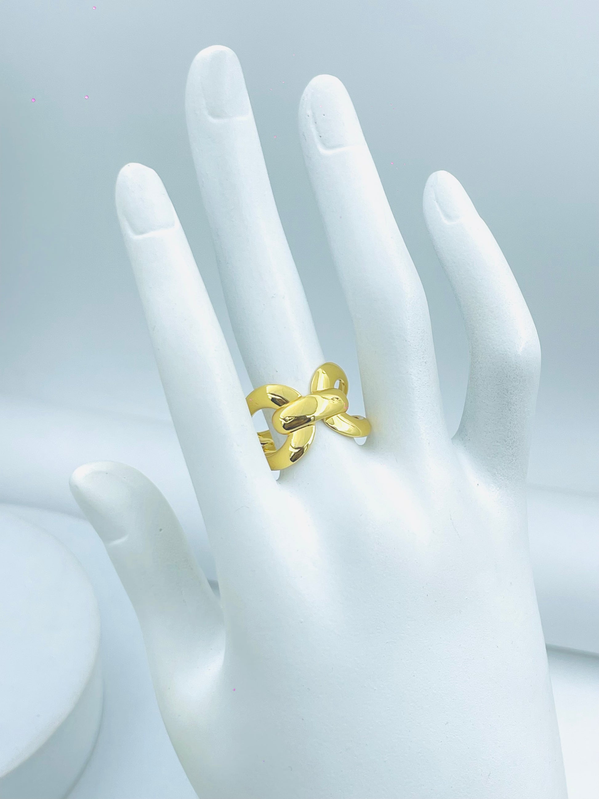 Elegant Gold Bow Knot Ring for Women