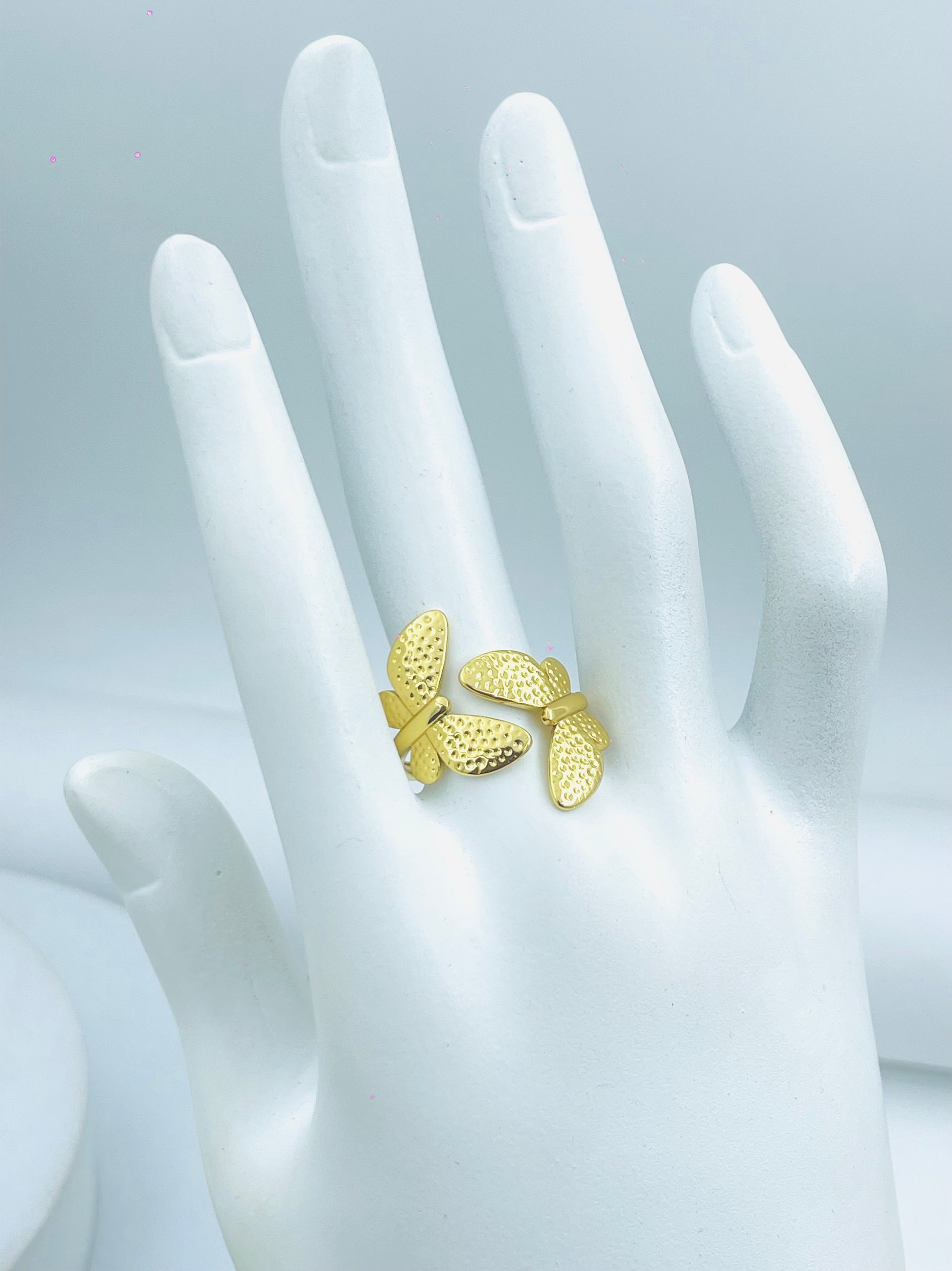 Elegant Gold Honeybee Ring