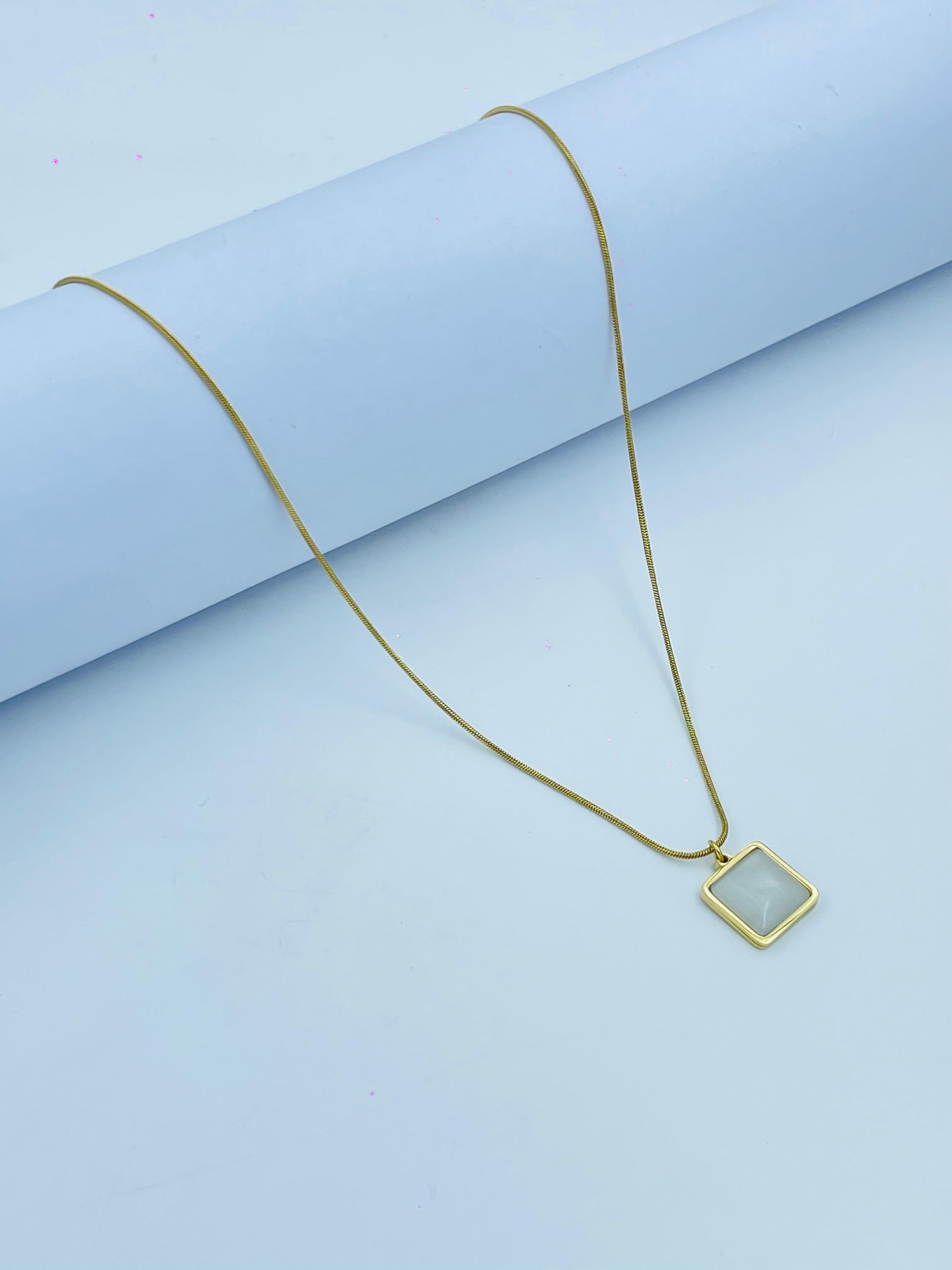 Elegant Gold Square Pendant Necklace