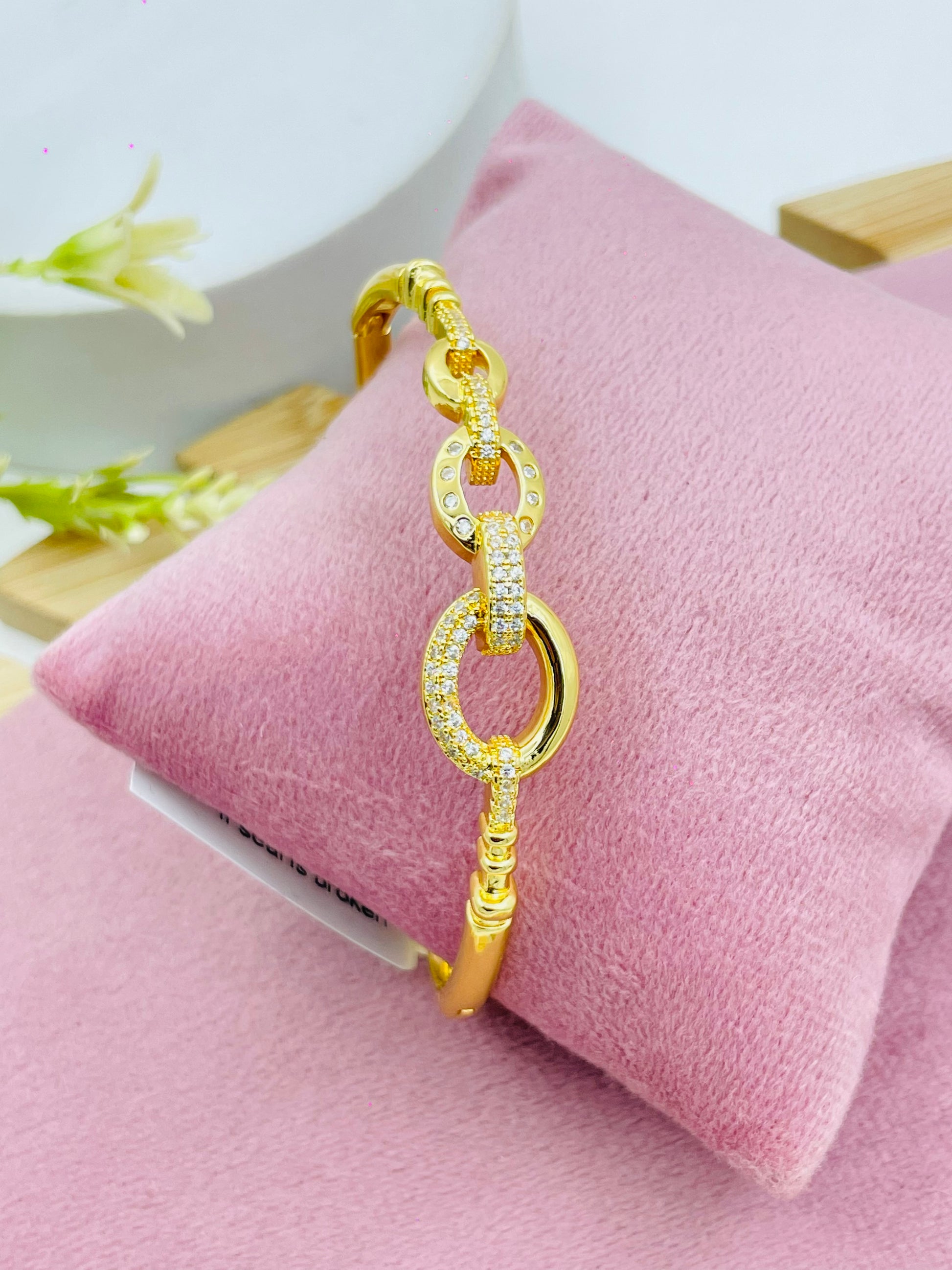 Elegant Gold and Diamond Bracelet  Stunning Jewelry