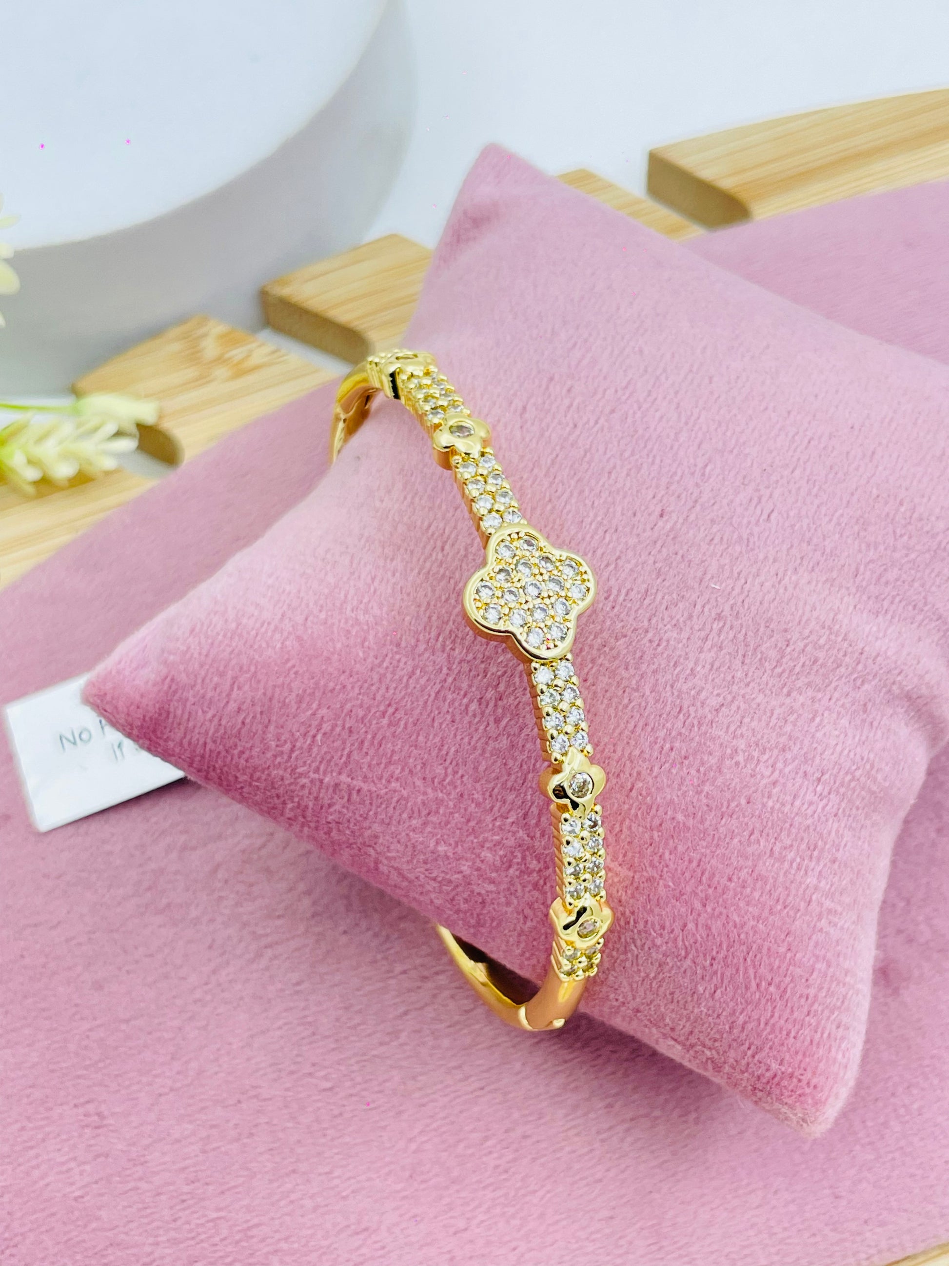 Elegant GoldPlated Clover Diamond Bracelet