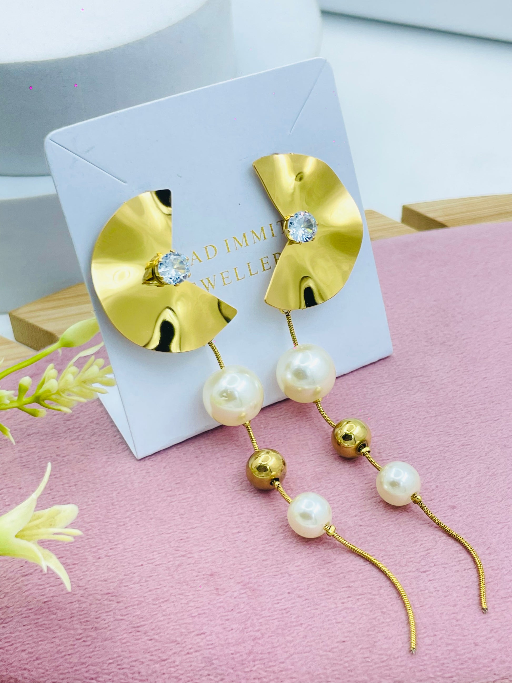 Elegant Gold and Pearl Drop Earrings