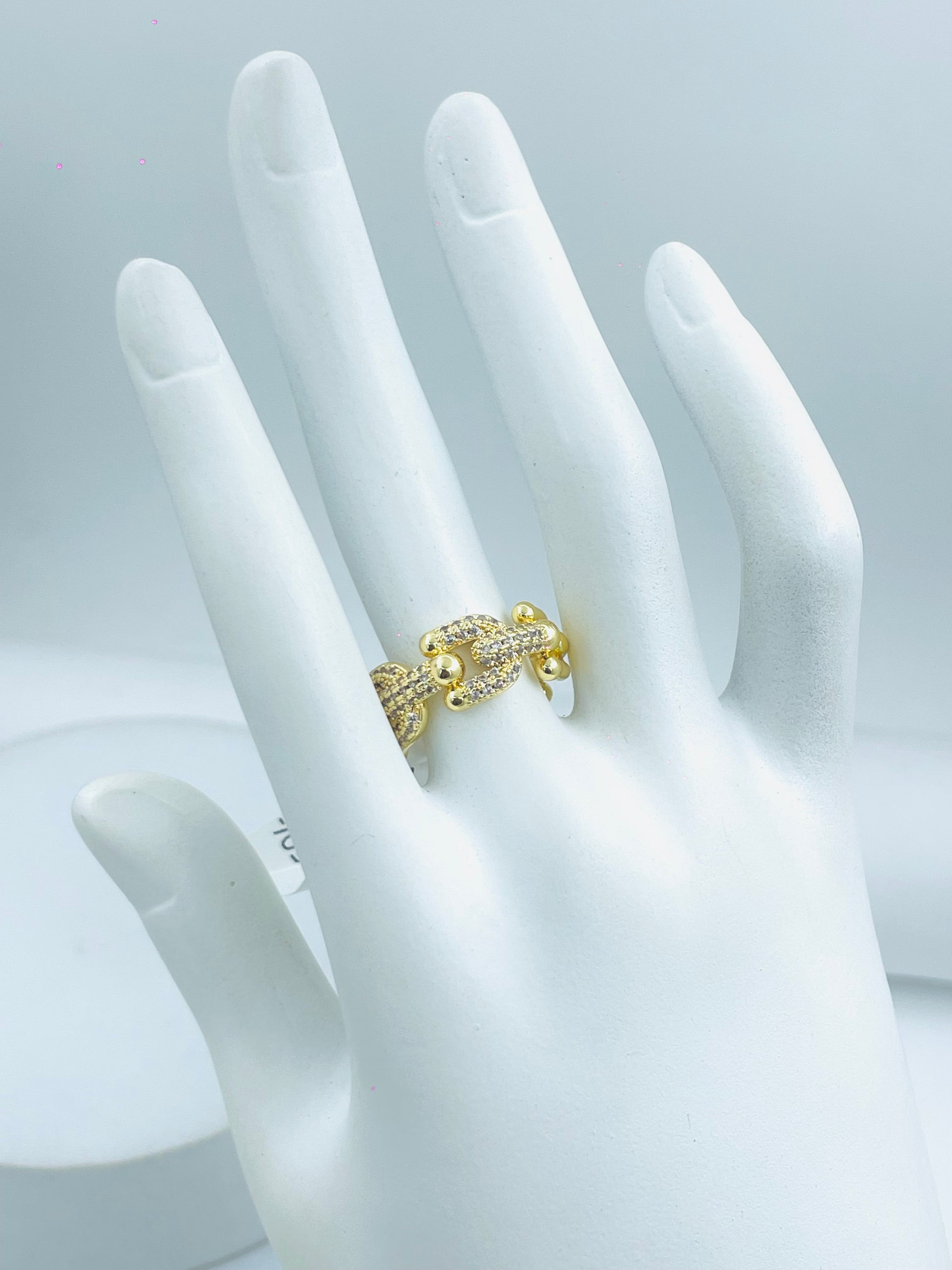 Elegant Gold and Diamond Leaf Ring  Perfect for Any Occasion