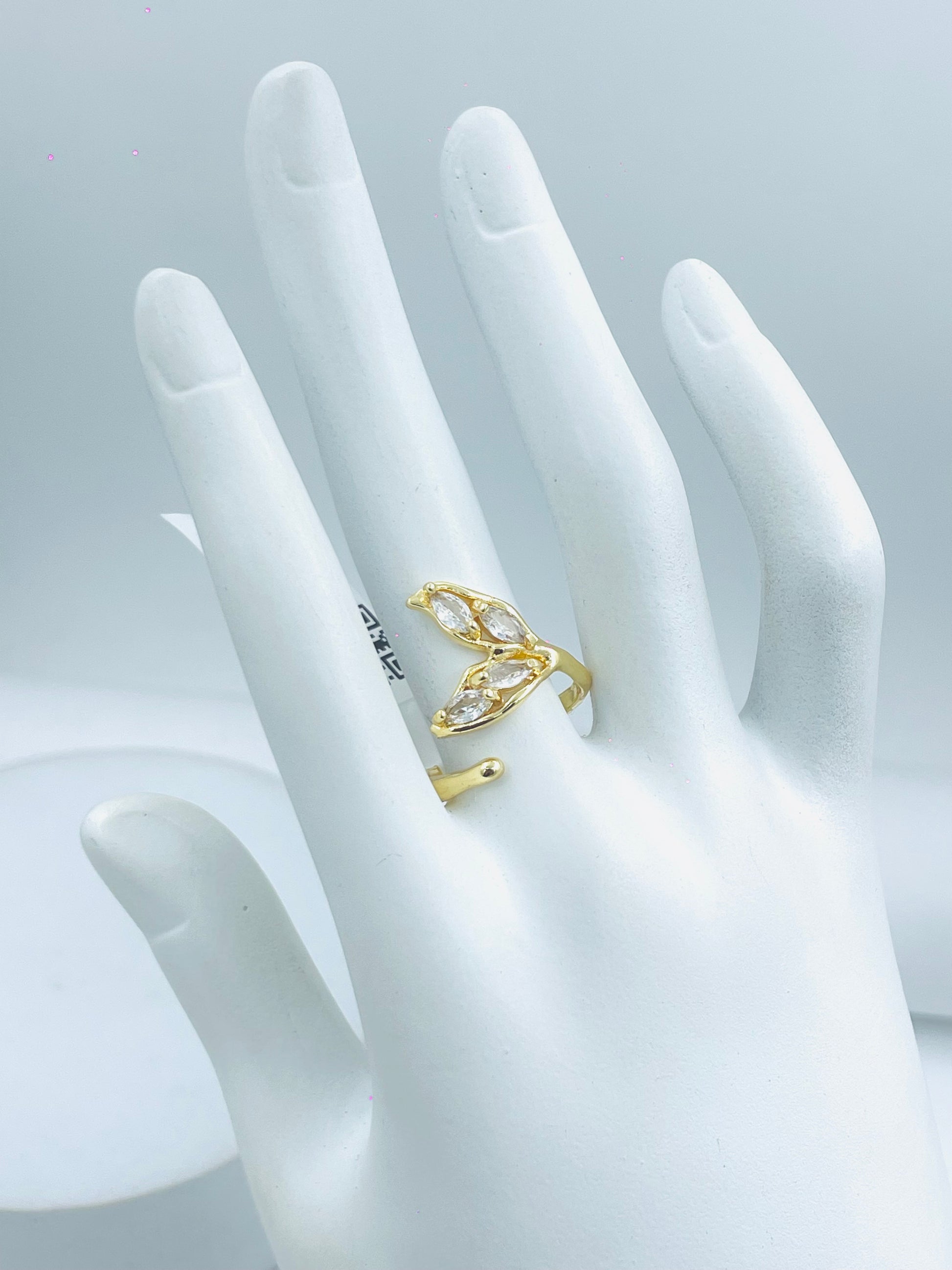 Elegant Gold Leaf Adjustable Ring  Stylish Jewelry