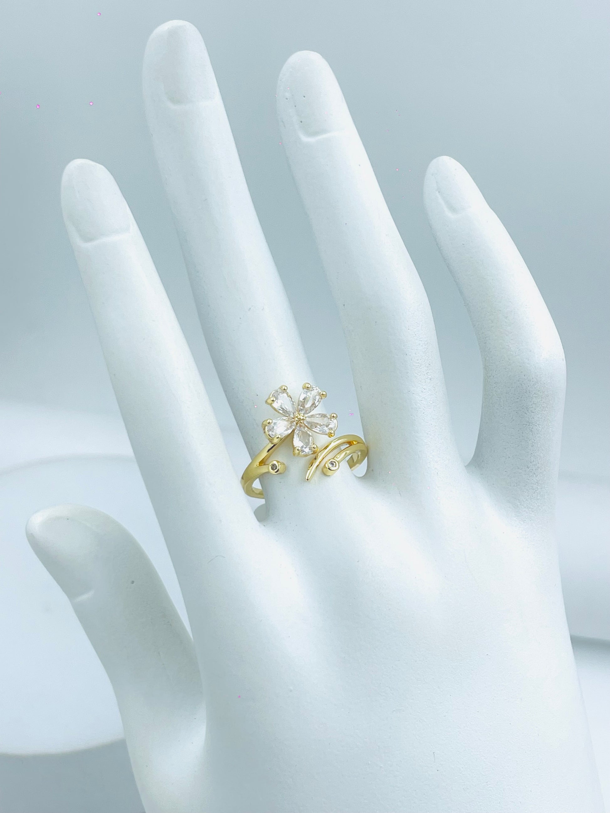 Elegant Gold Floral Crystal Ring  Perfect for Any Occasion