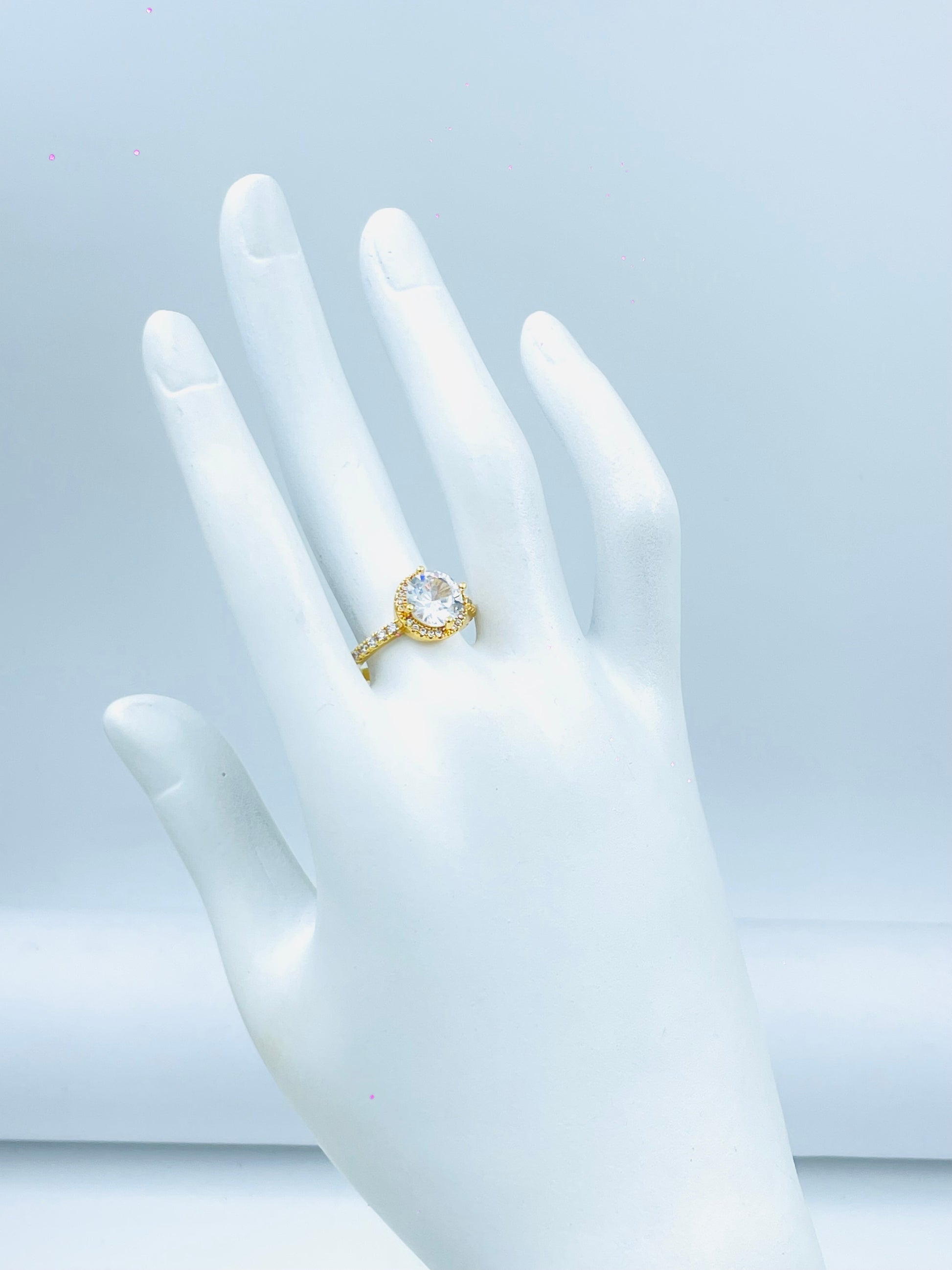 Elegant Gold OvalCut Diamond Ring