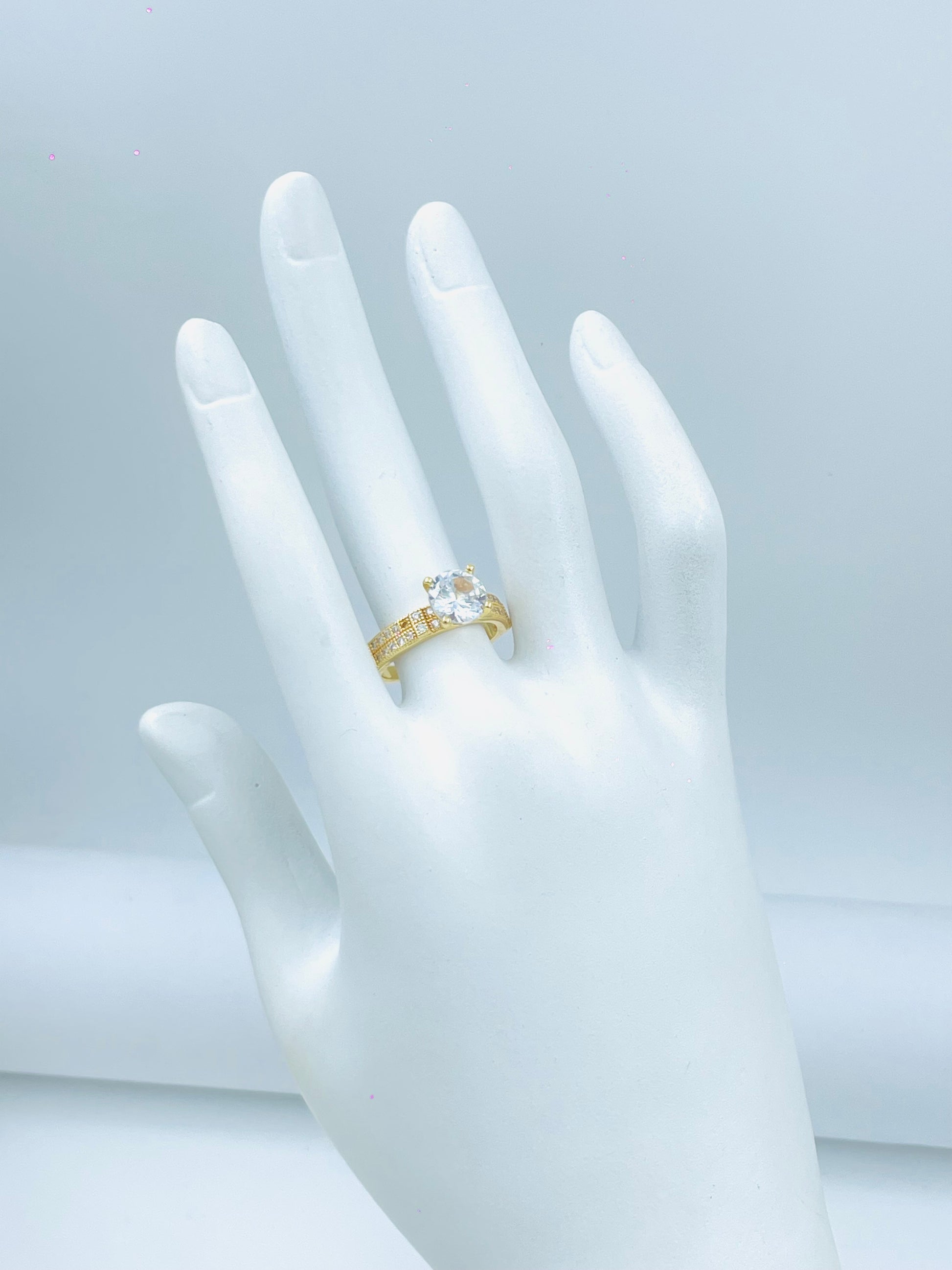 Elegant Gold Engagement Ring with Solitaire Stone