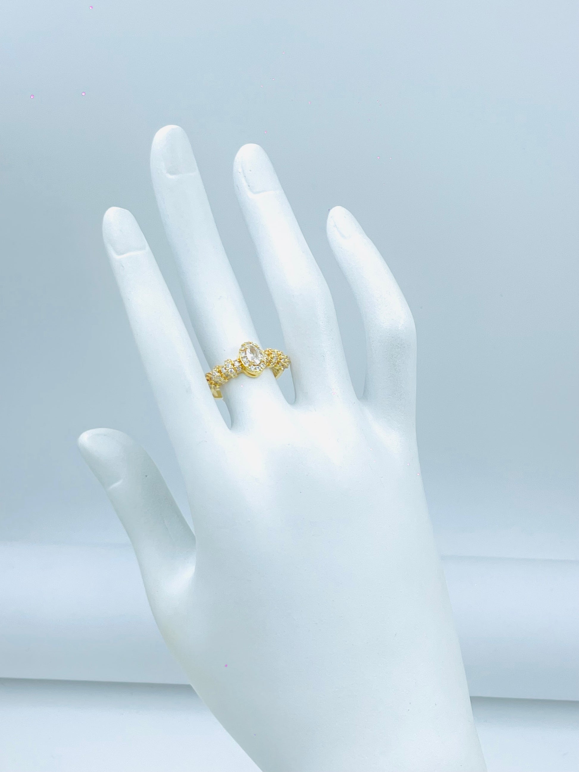 Elegant Gold Diamond Filigree Ring for Women