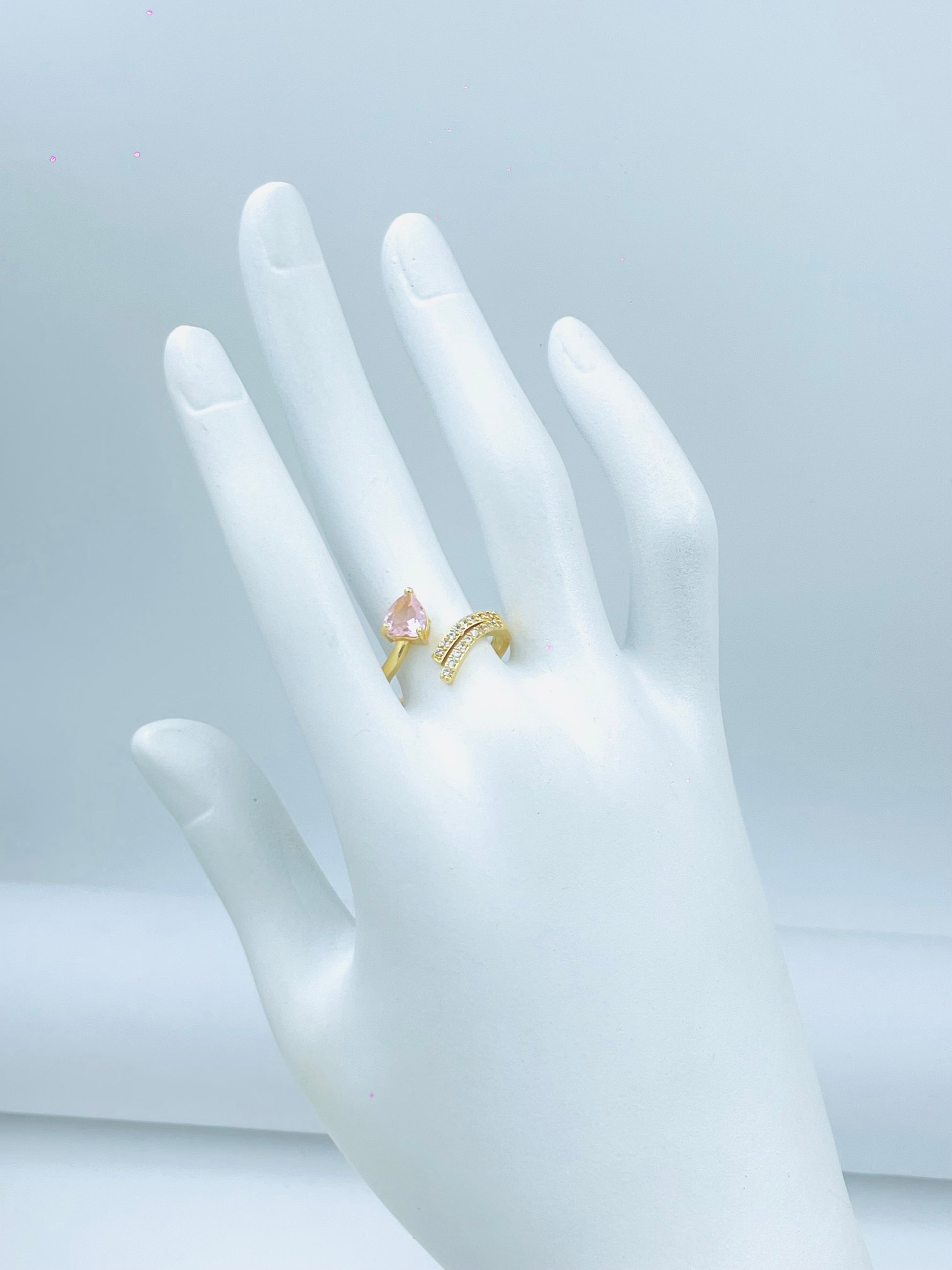 Elegant Gold Ring with Pink Gemstone