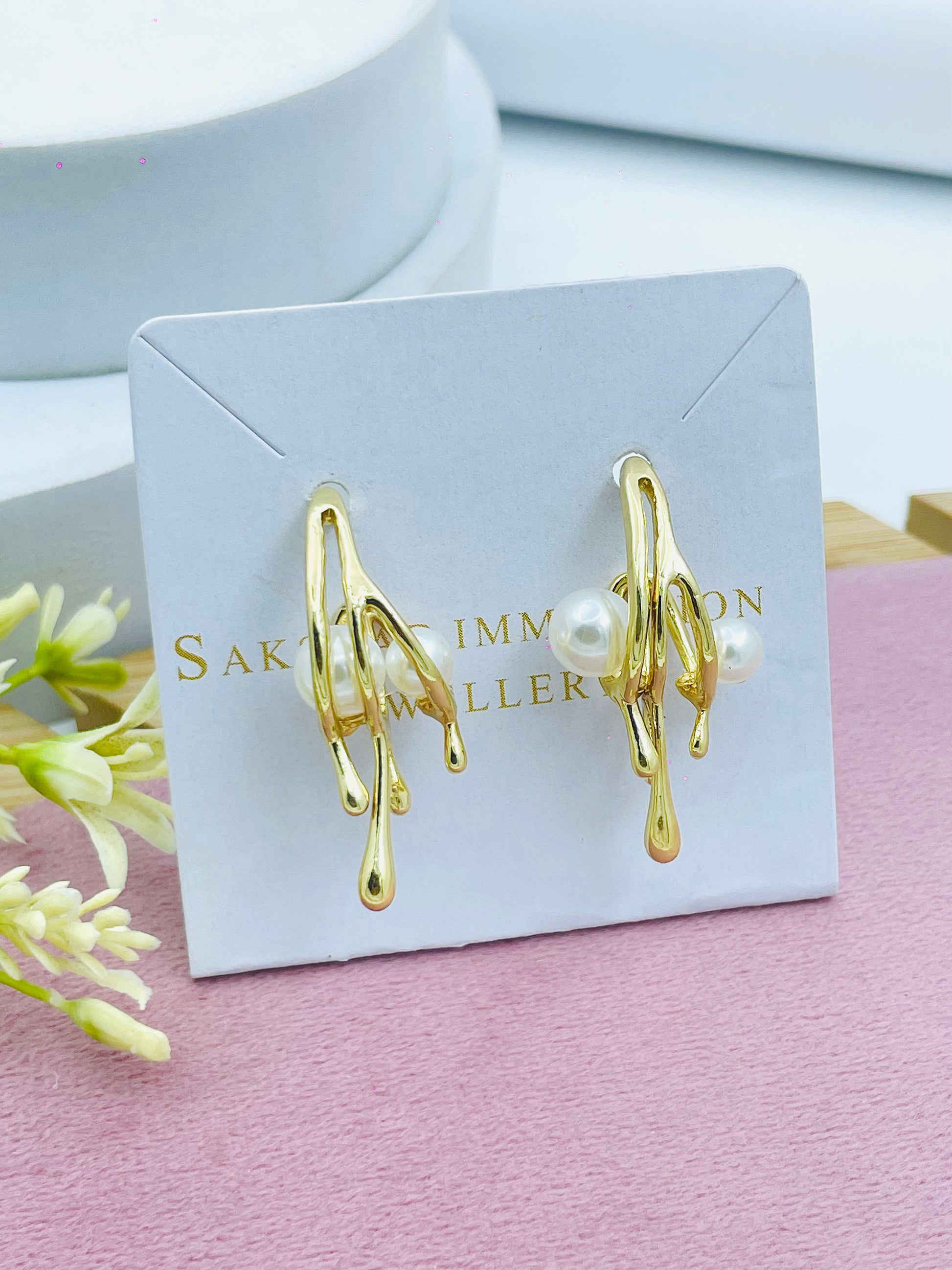 Elegant Gold Abstract Pearl Earrings  Modern Design