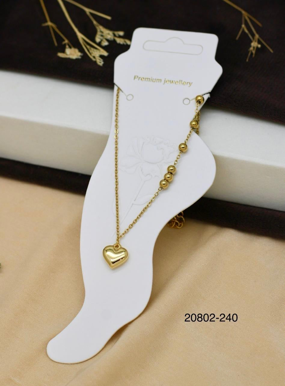Gold Heart Charm Anklet – Elegant Women’s Foot Jewelry