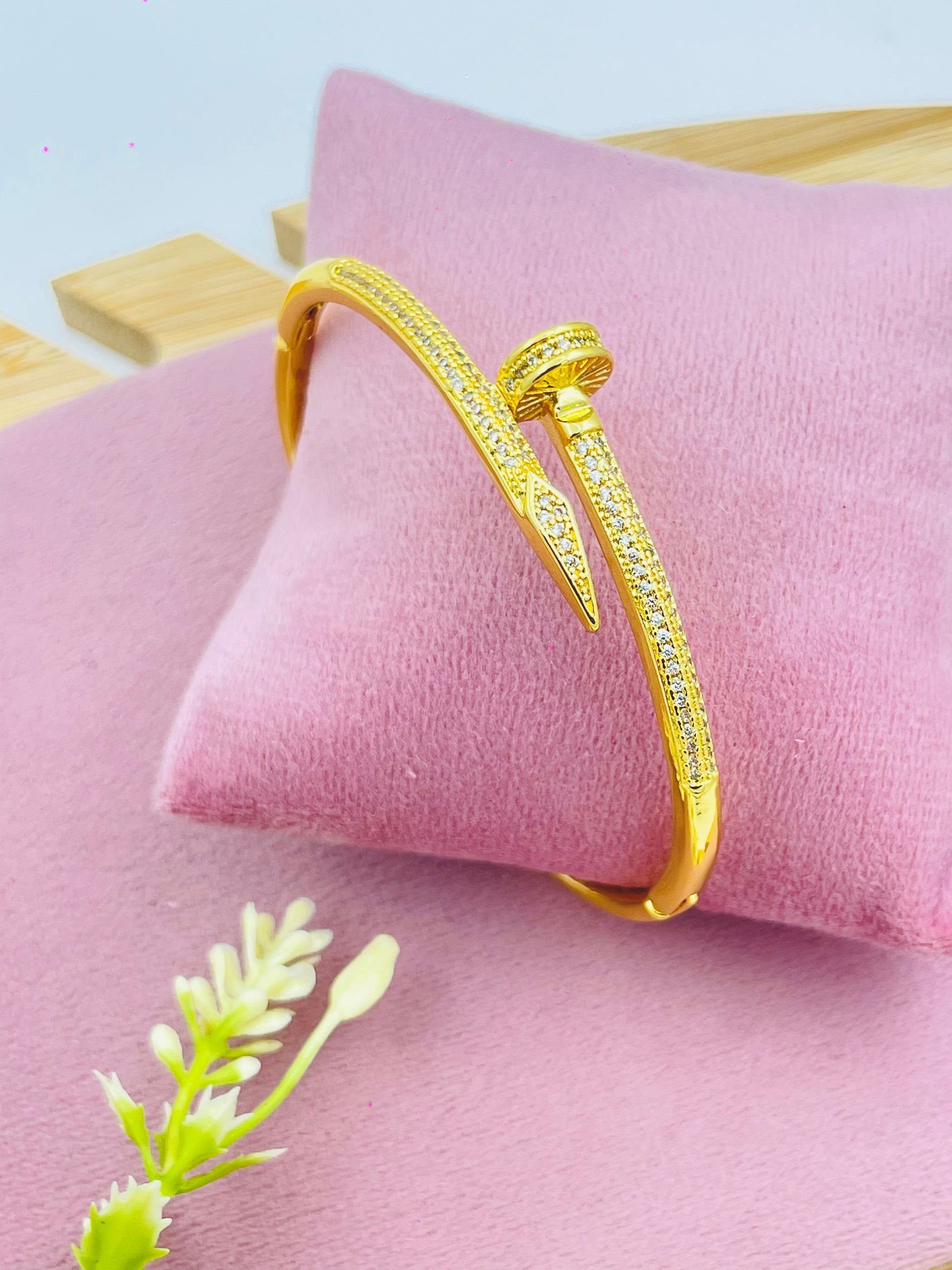 Elegant Gold Nail Design Bangle  Sparkling Bracelet