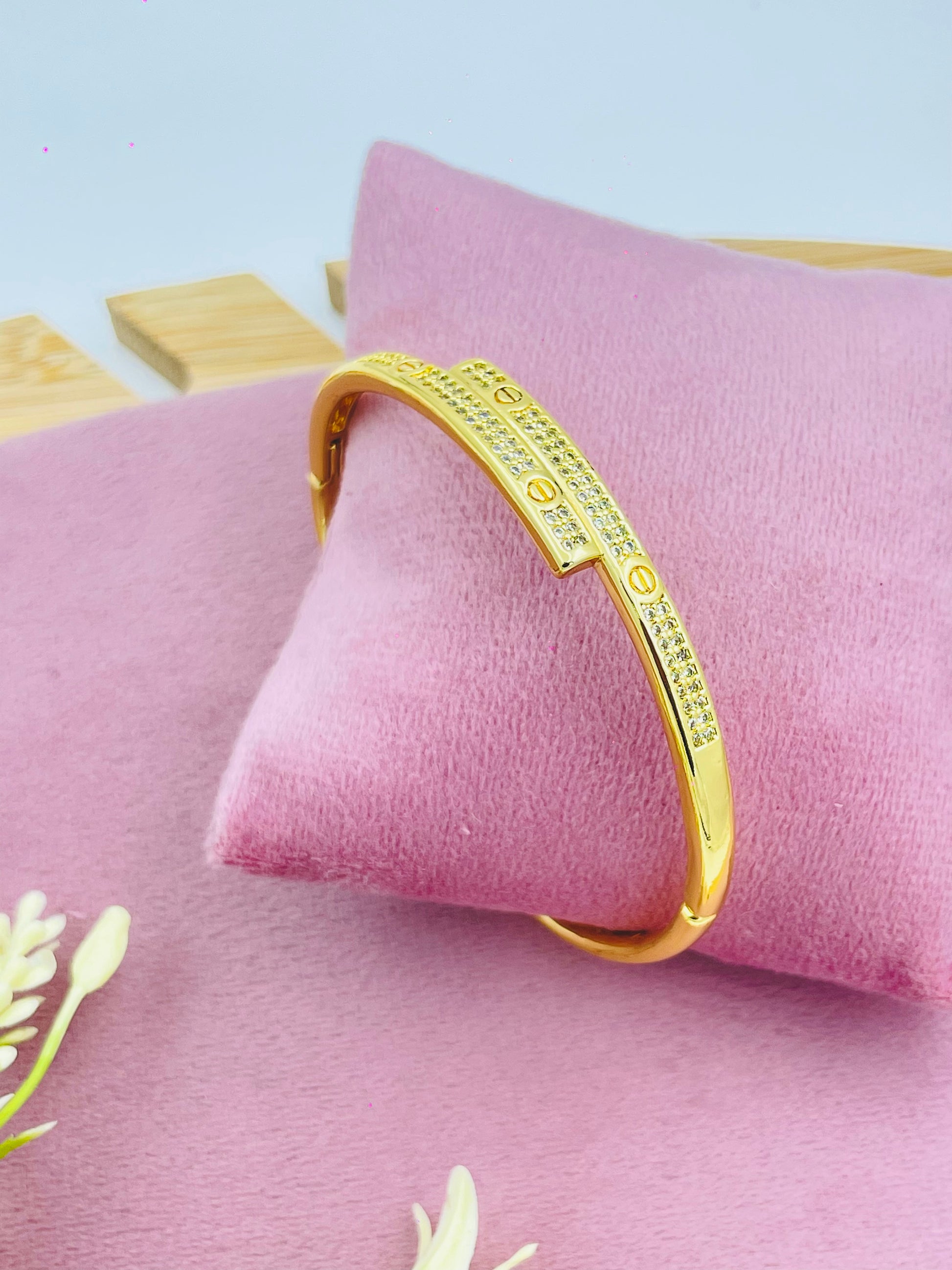 Elegant Gold Engraved Bangle Bracelet