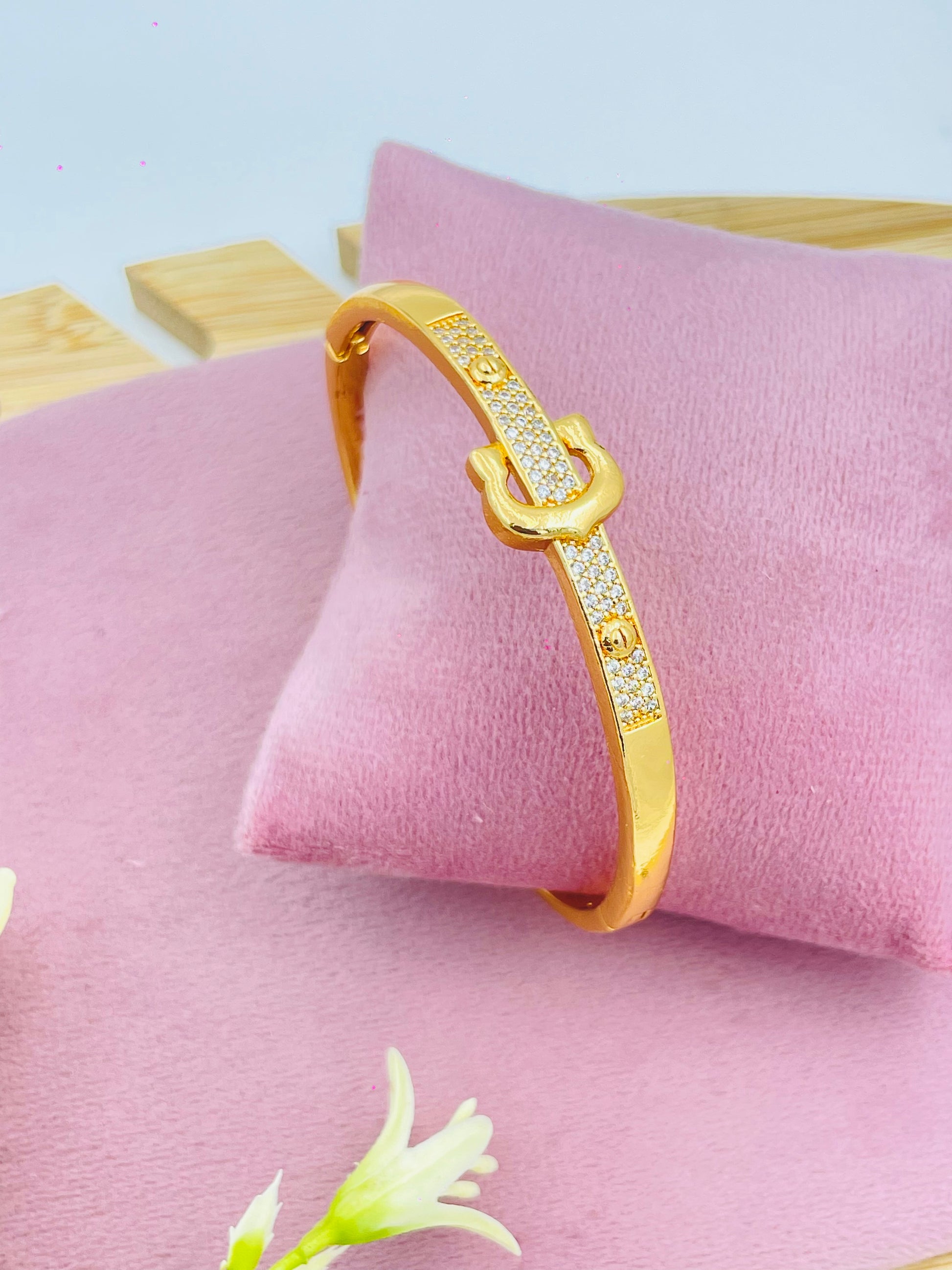 Elegant Gold and Diamond Embellished Bangle