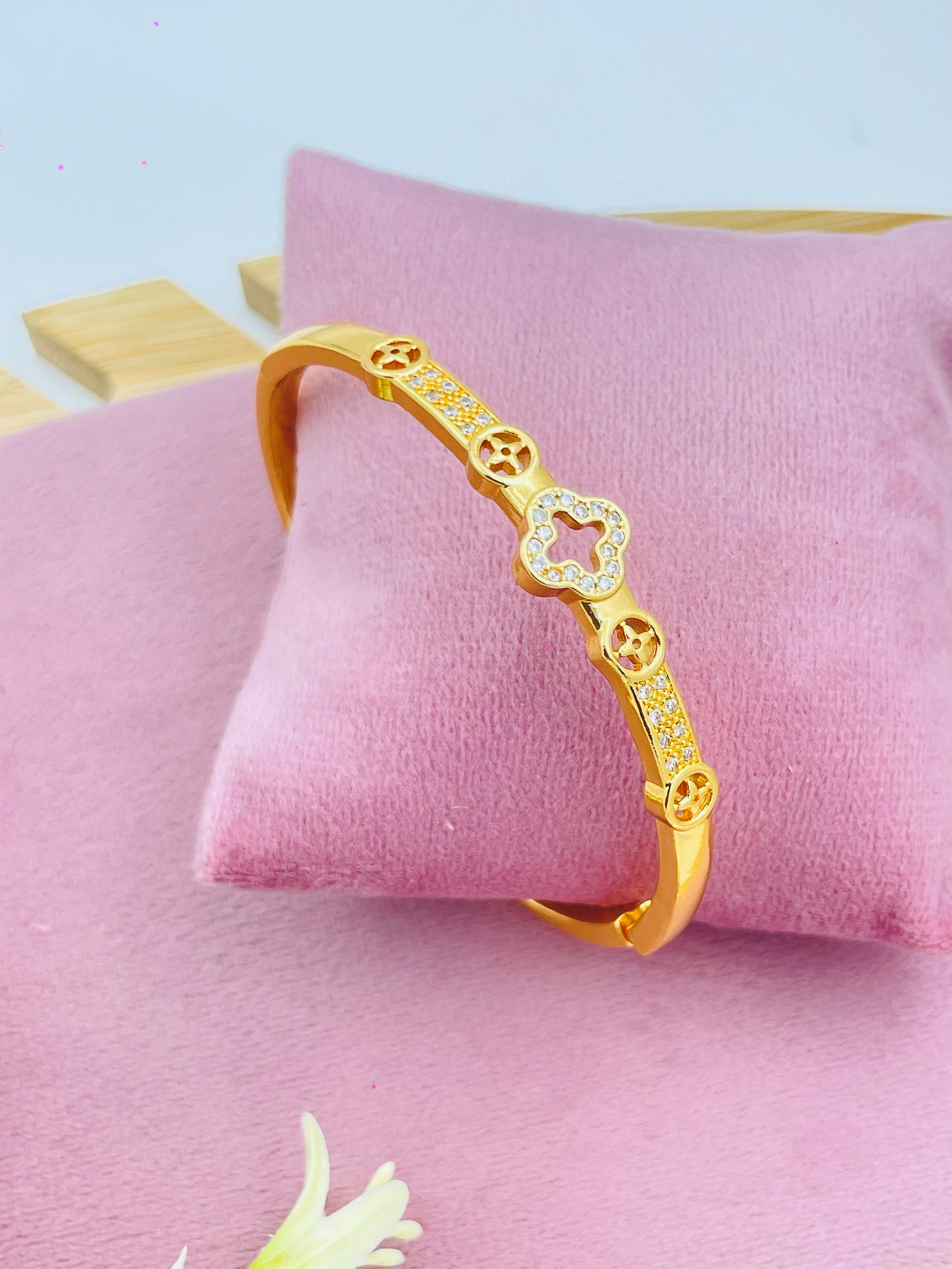 Elegant Gold and Diamond Bangle for Women