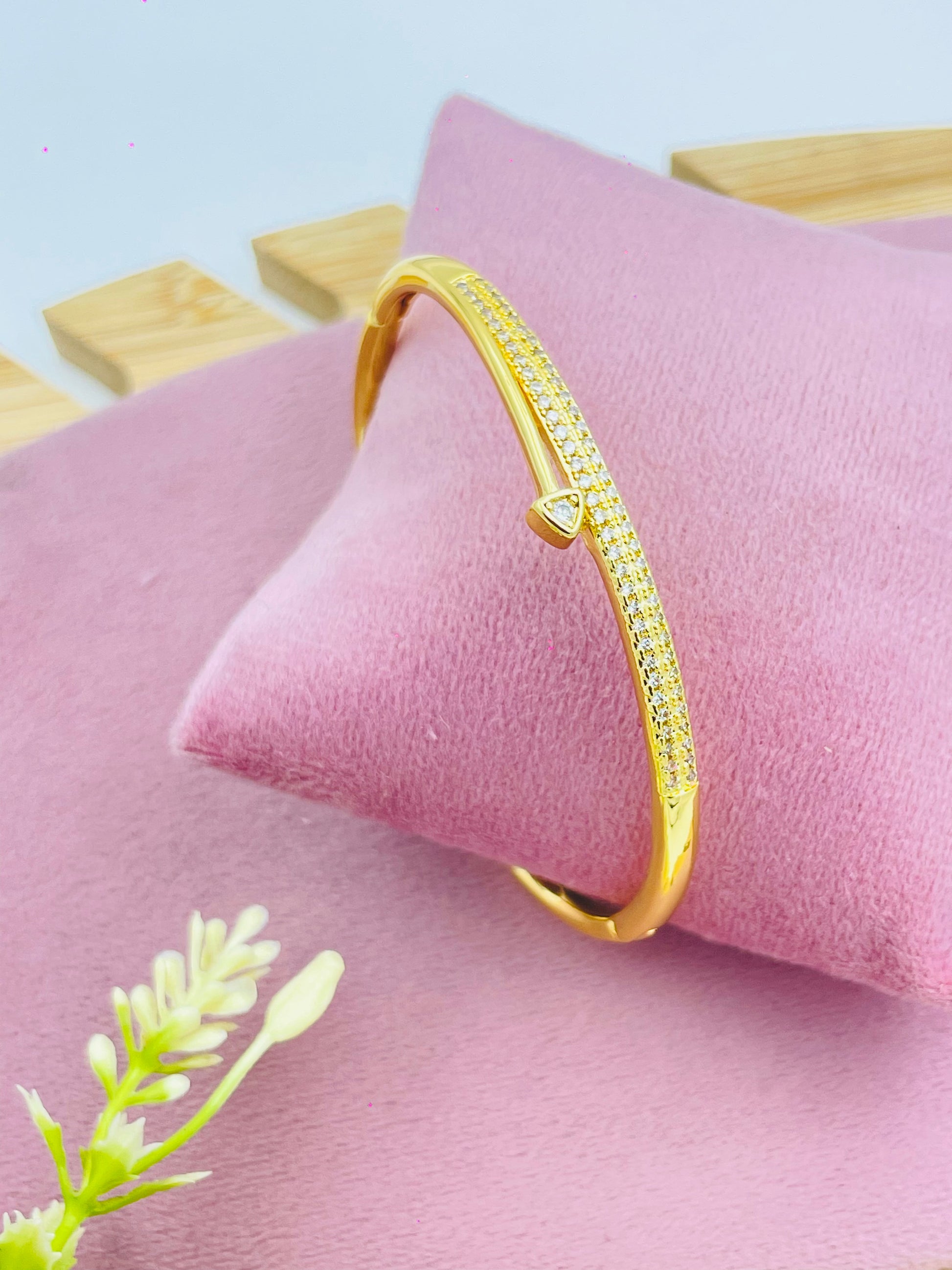 Stylish Gold Rhinestone Bangle for Women