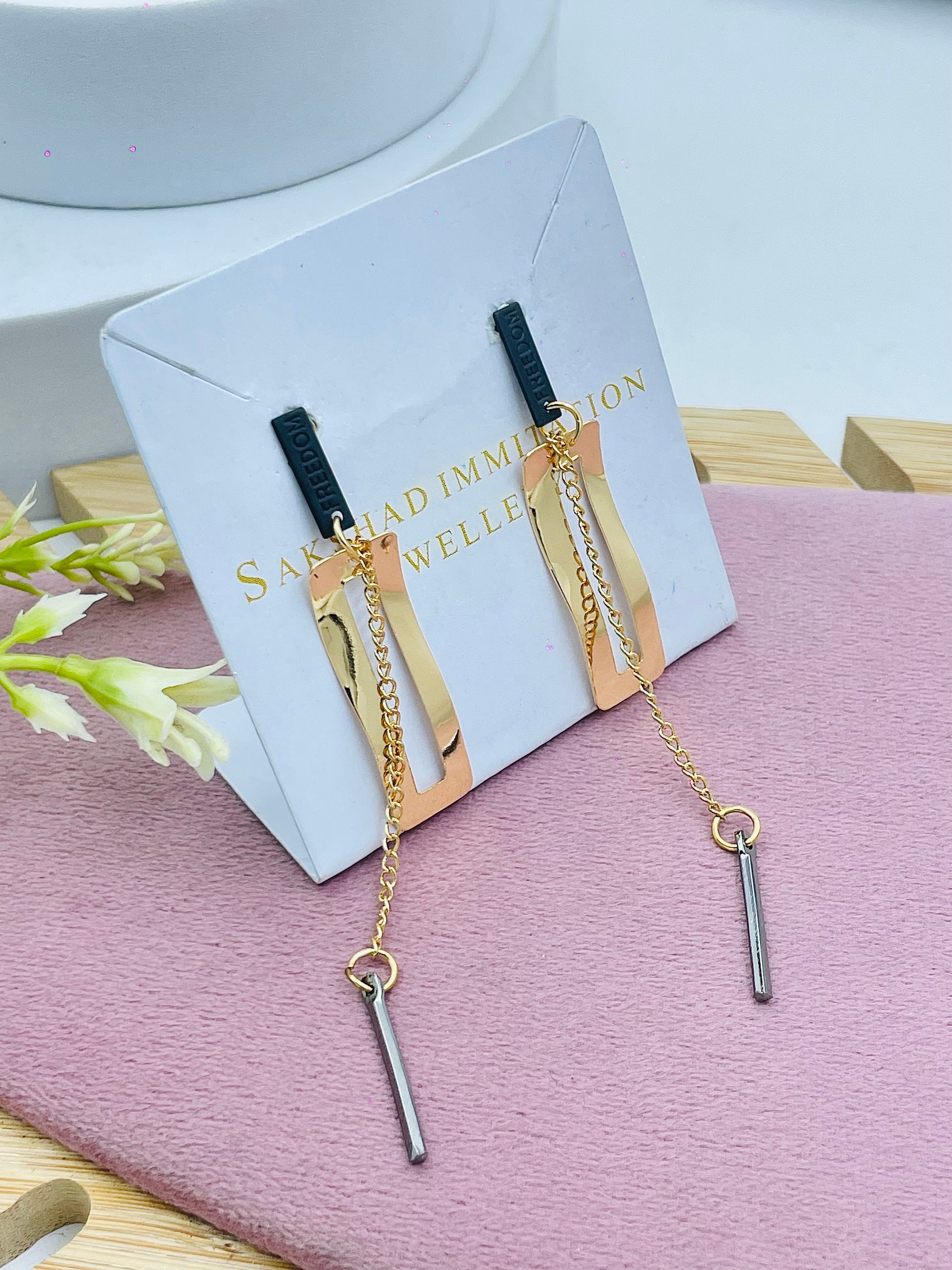 Stylish Chain Drop Earrings  Perfect for Any Occasion