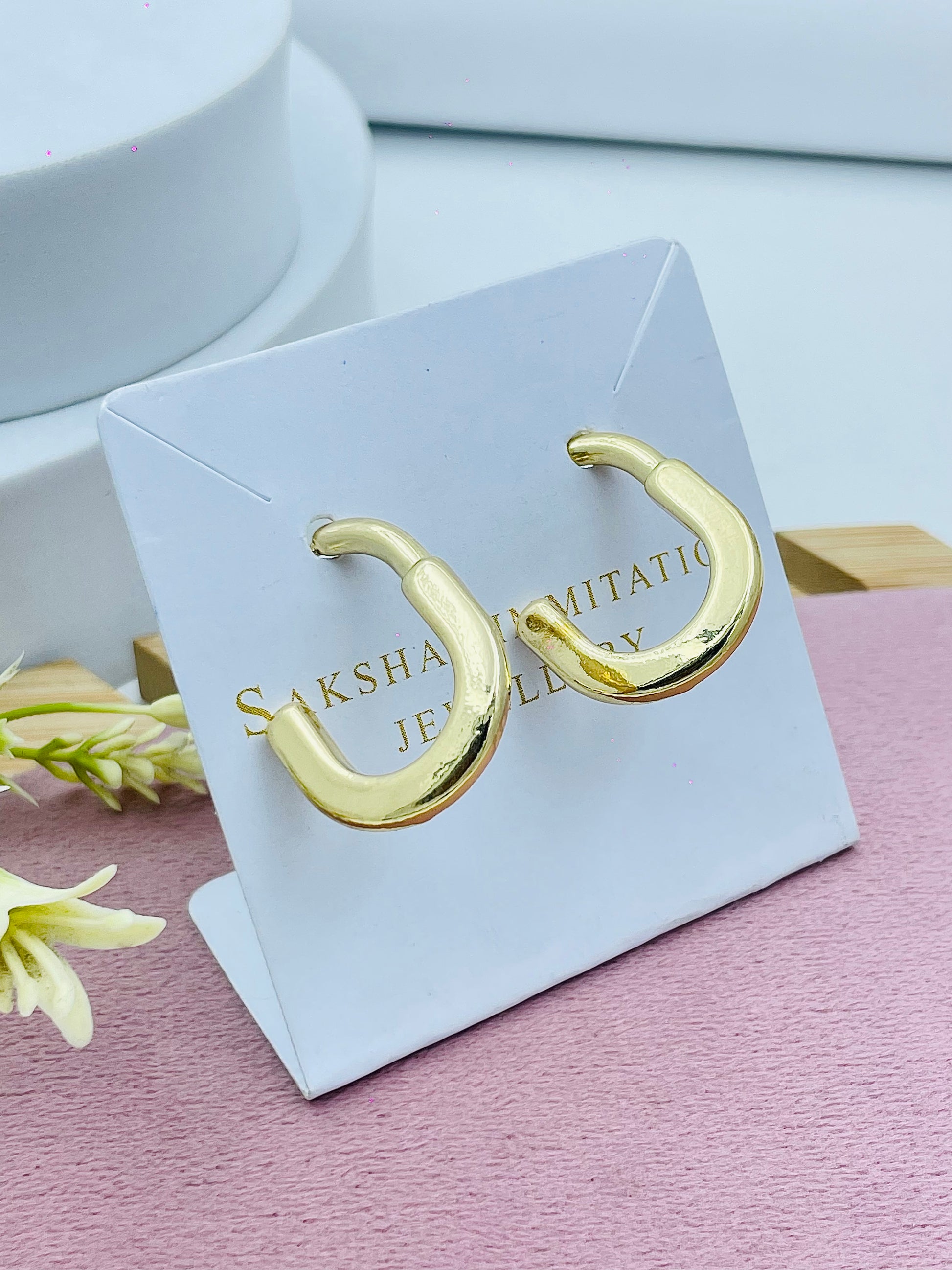 Elegant Gold Hoop Earrings